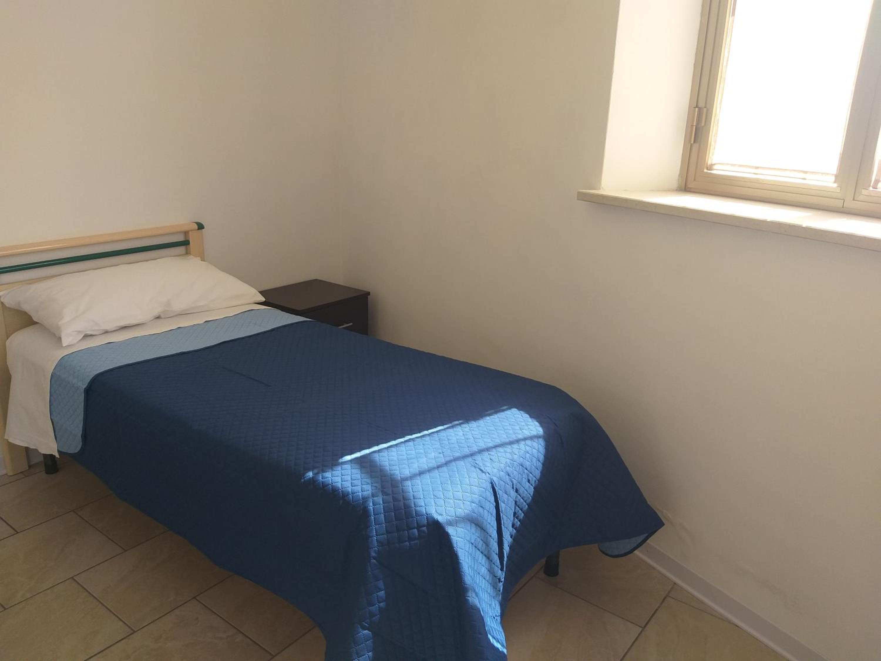 Single Room with Private Bathroom photo 3
