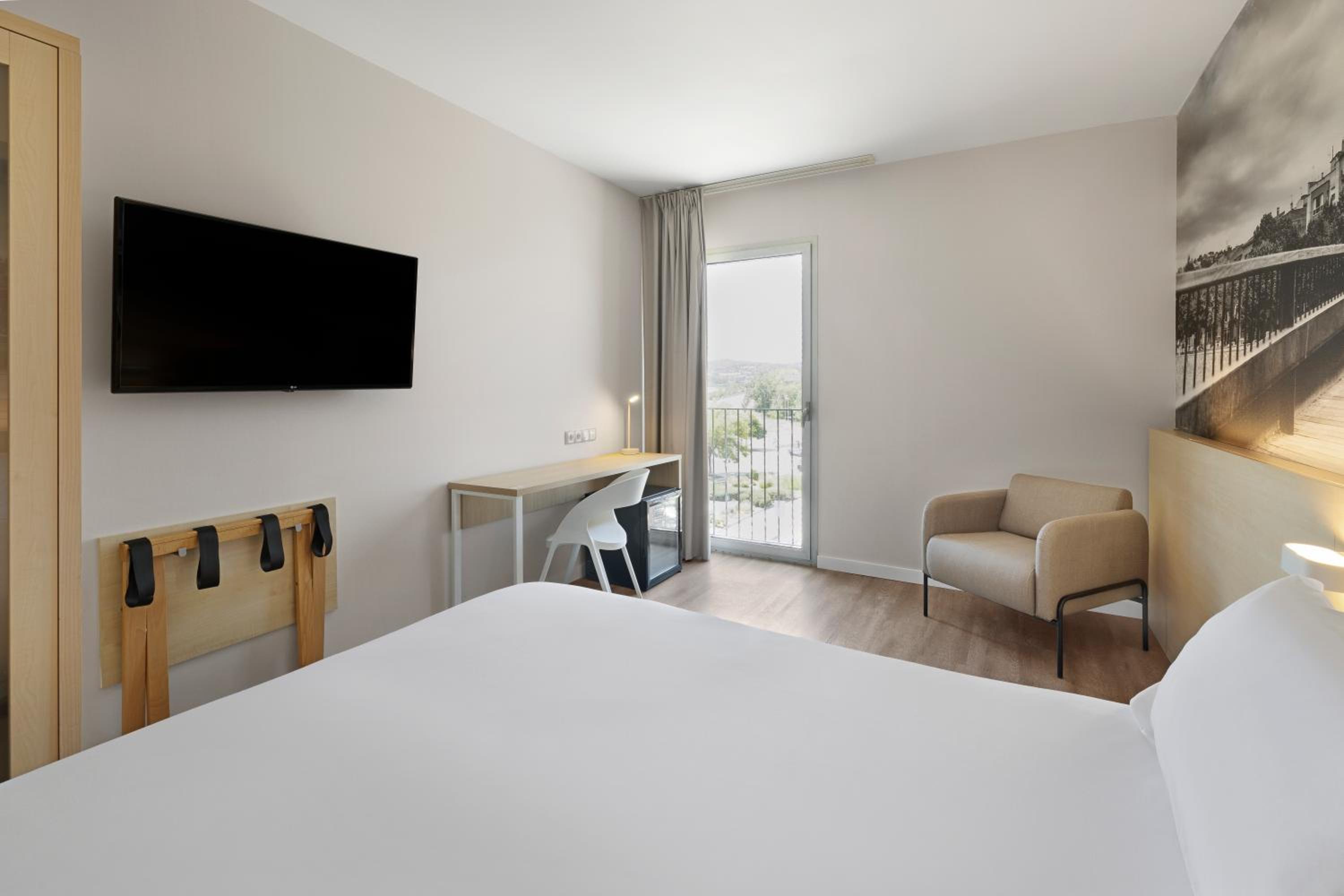 Double Room - Photo 5