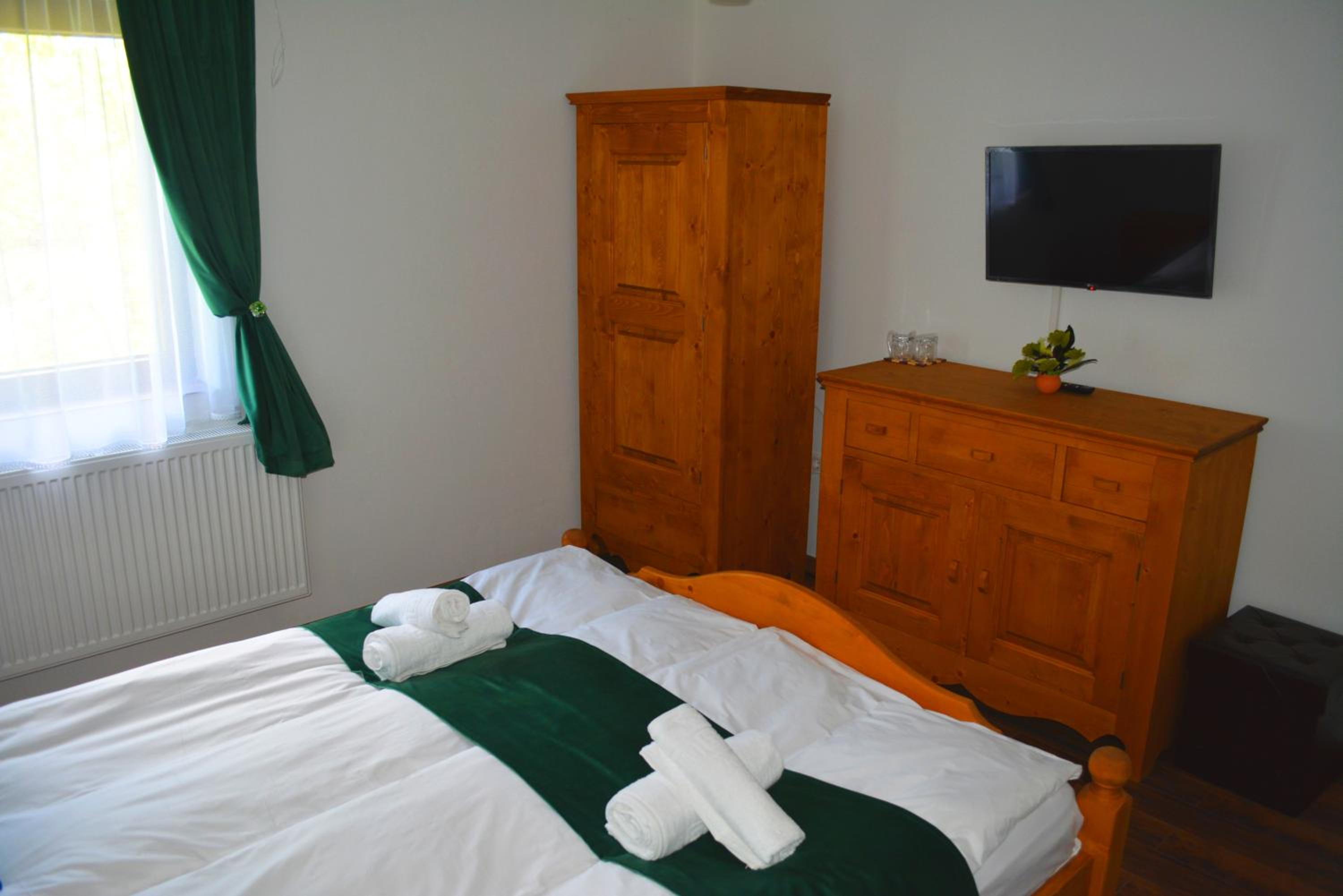 Double Room With Private Bathroom photo 2