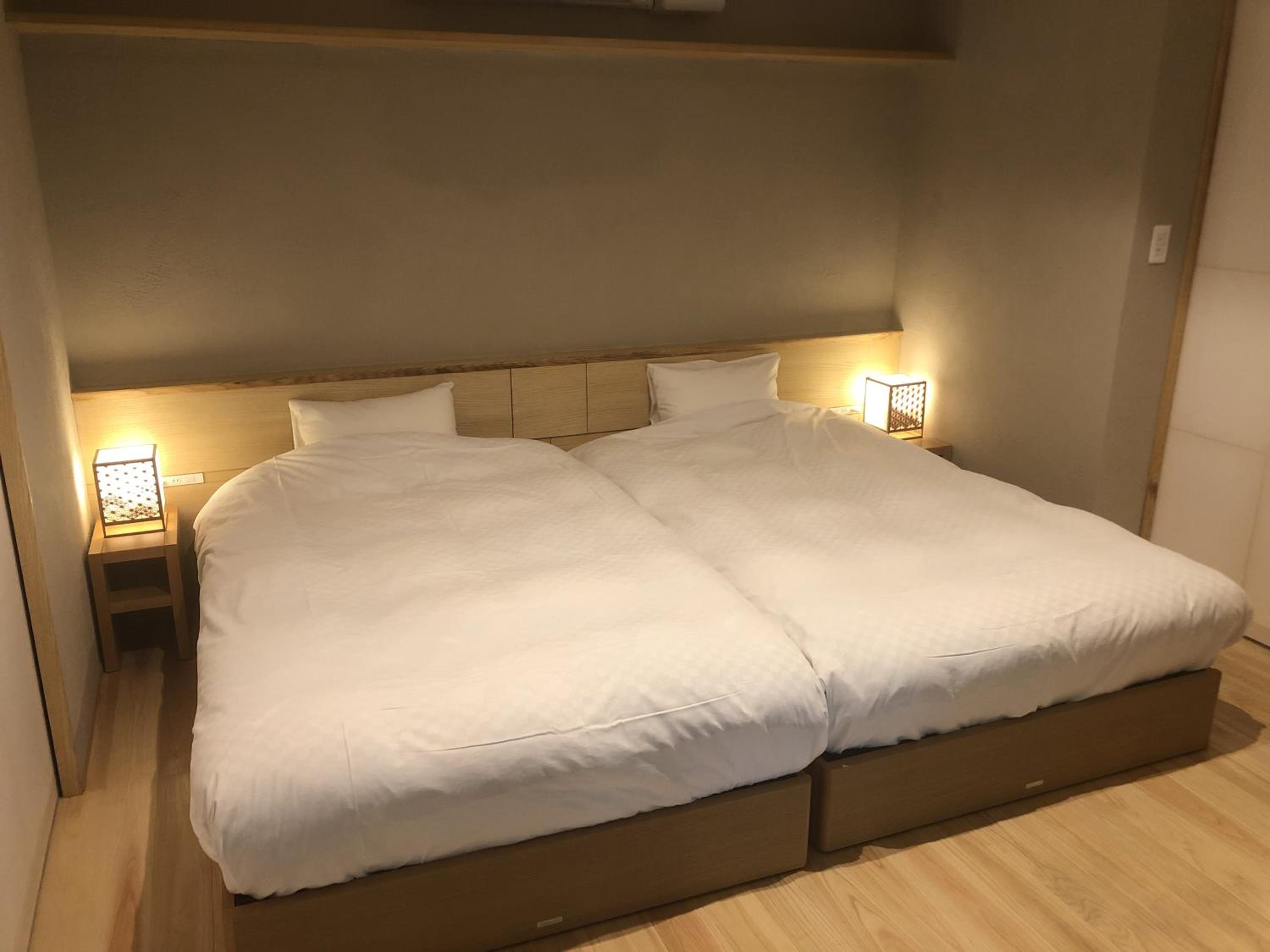 Twin Room with Private External Bathroom