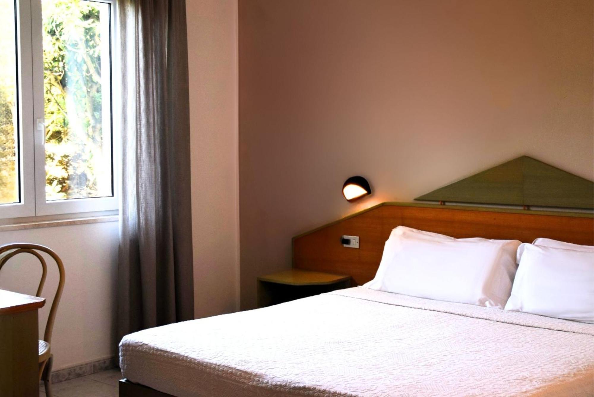 Basic Double Room photo 1