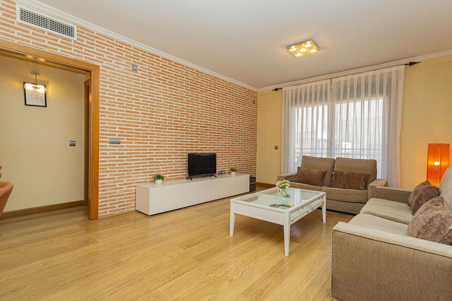 Apartamento con Balcón
