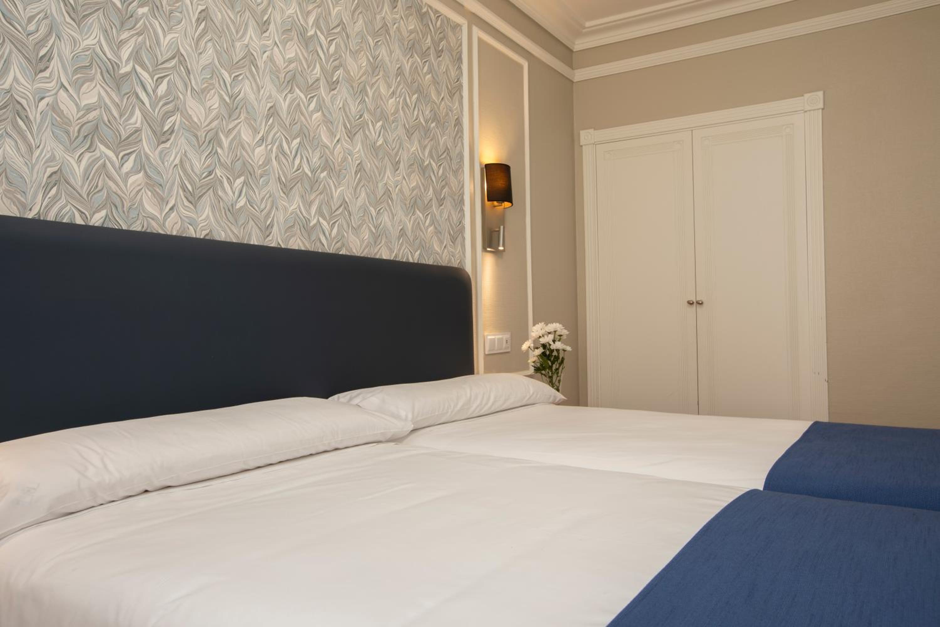 Standard Double Room - Photo 5