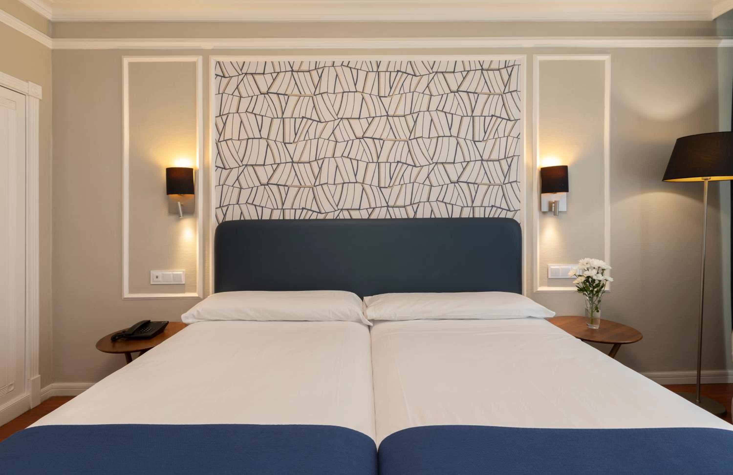 Standard Double Room - Photo 4