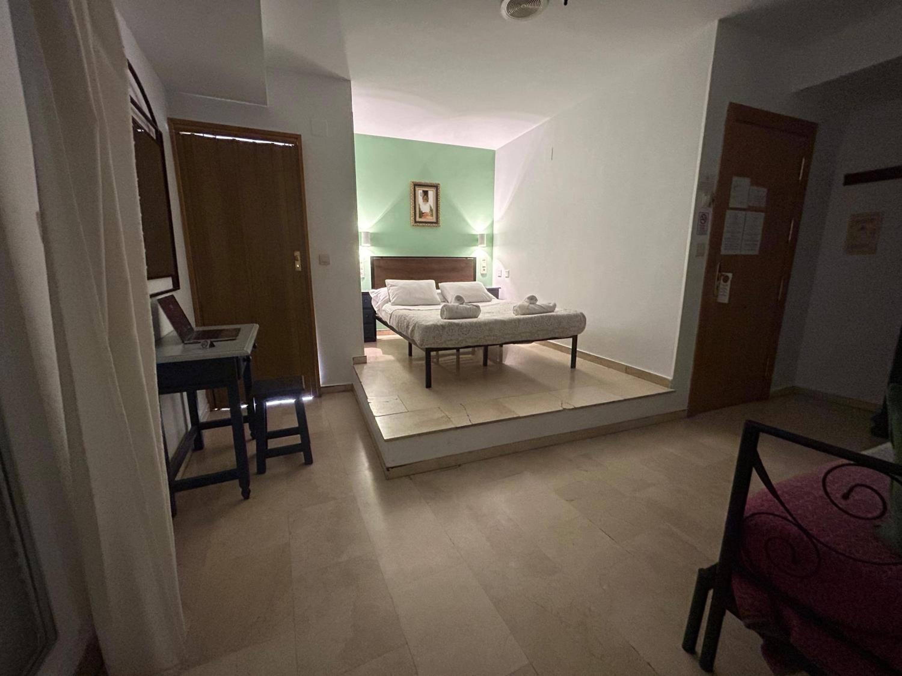 Triple Room with Terrace - Photo 13
