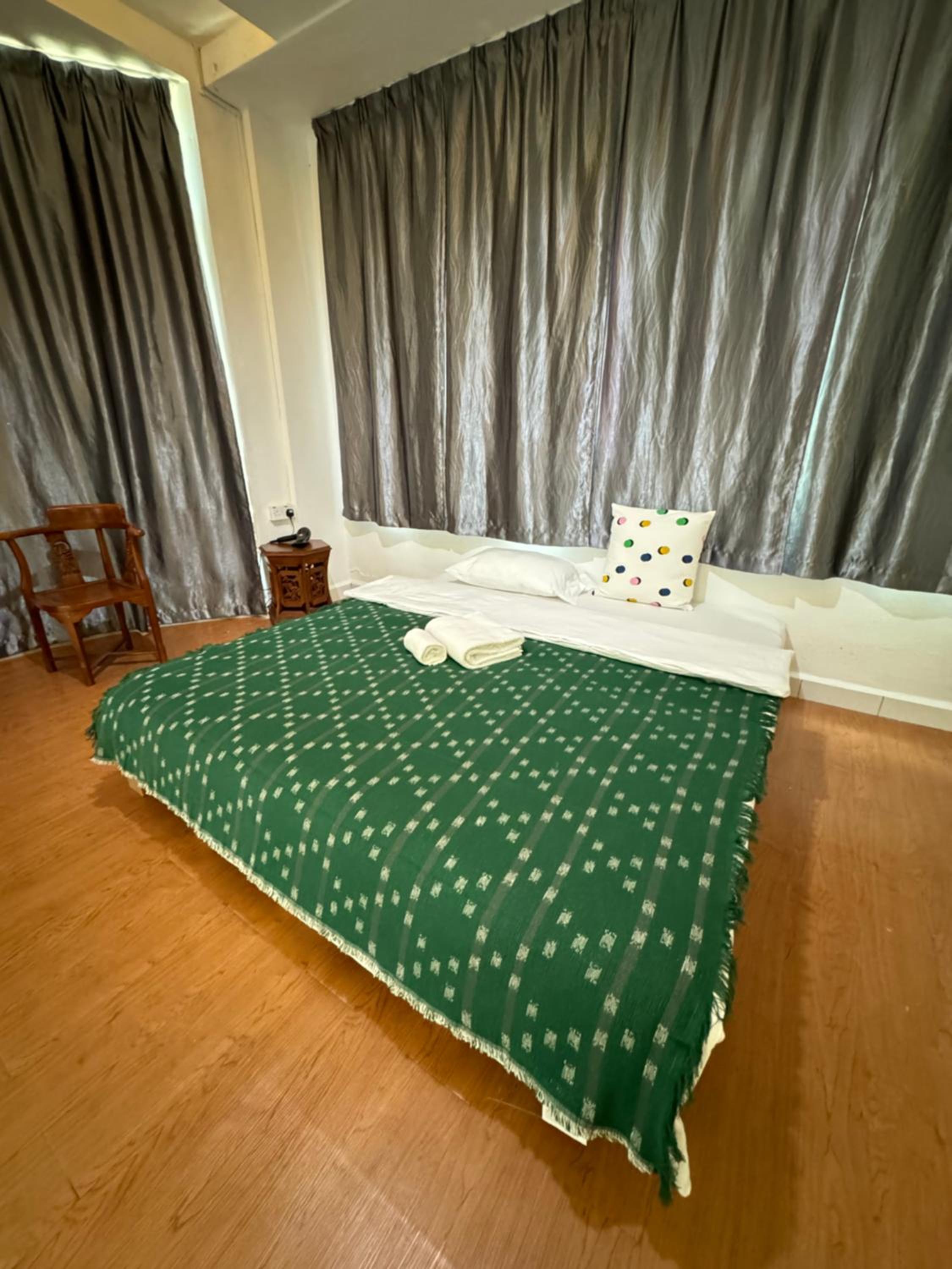 Family Room With Balcony photo 2