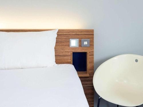 Twin Room - Disability Access photo 2