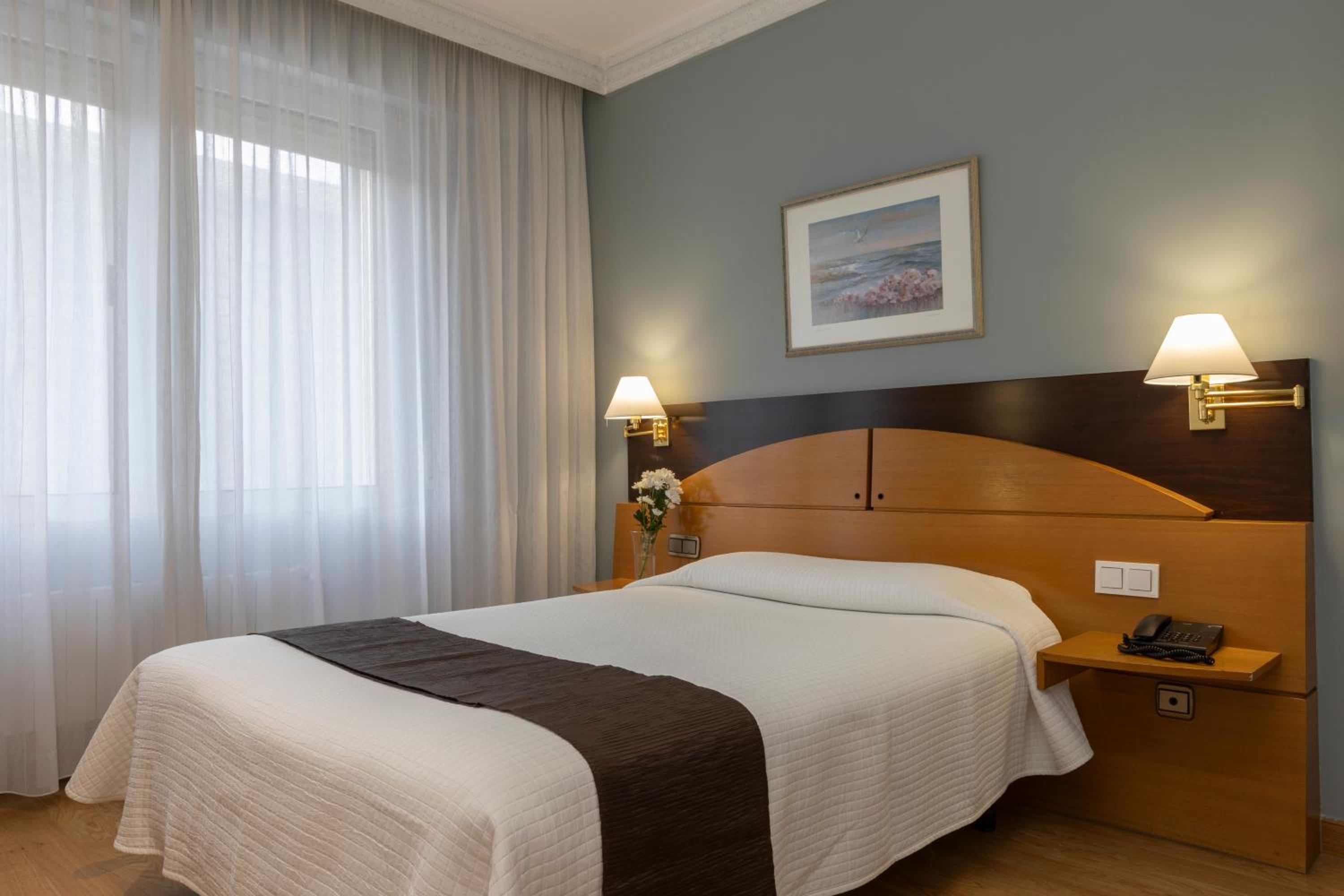 Single Room - Photo 2