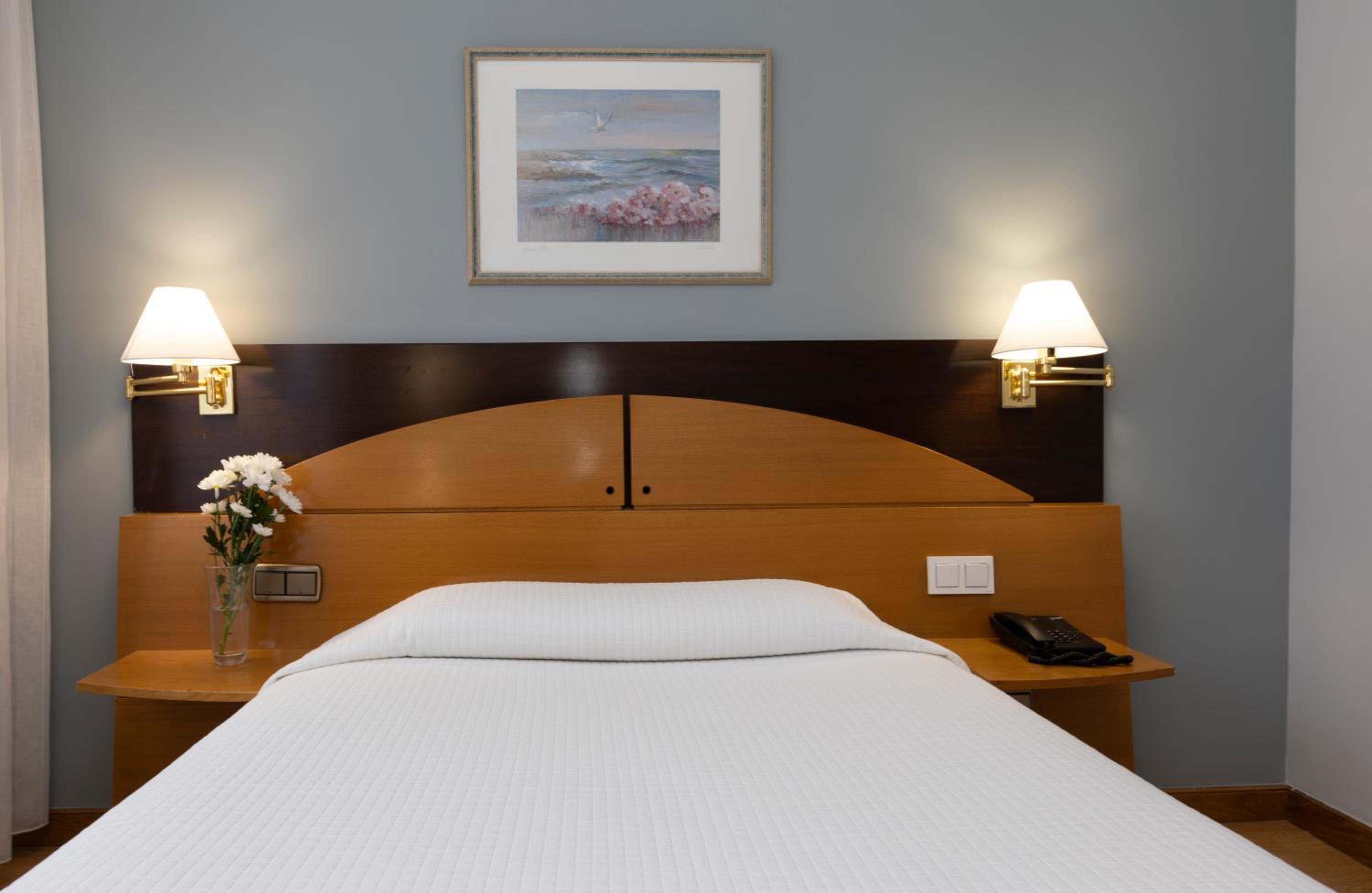 Single Room - Photo 1