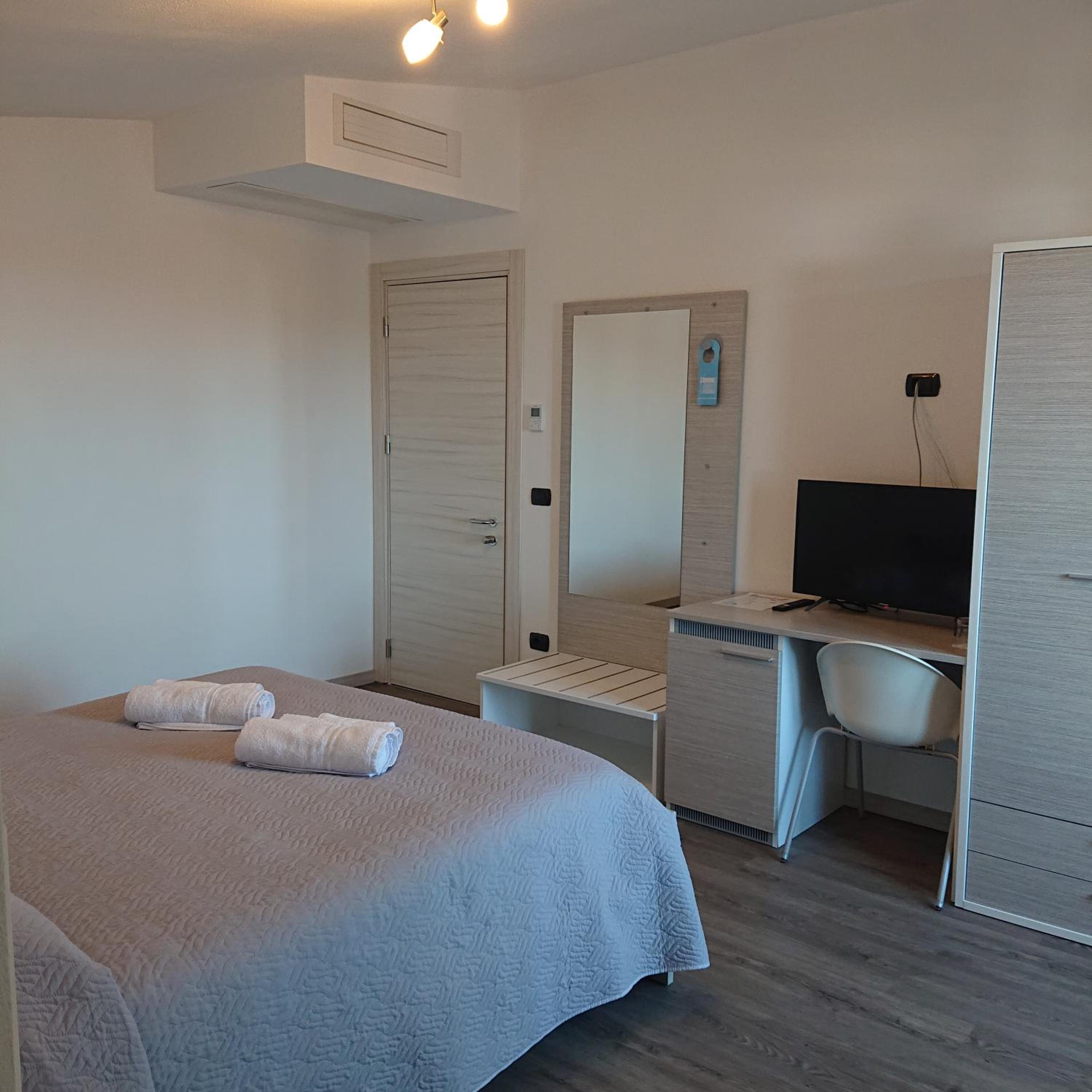 King Room with Balcony photo 1