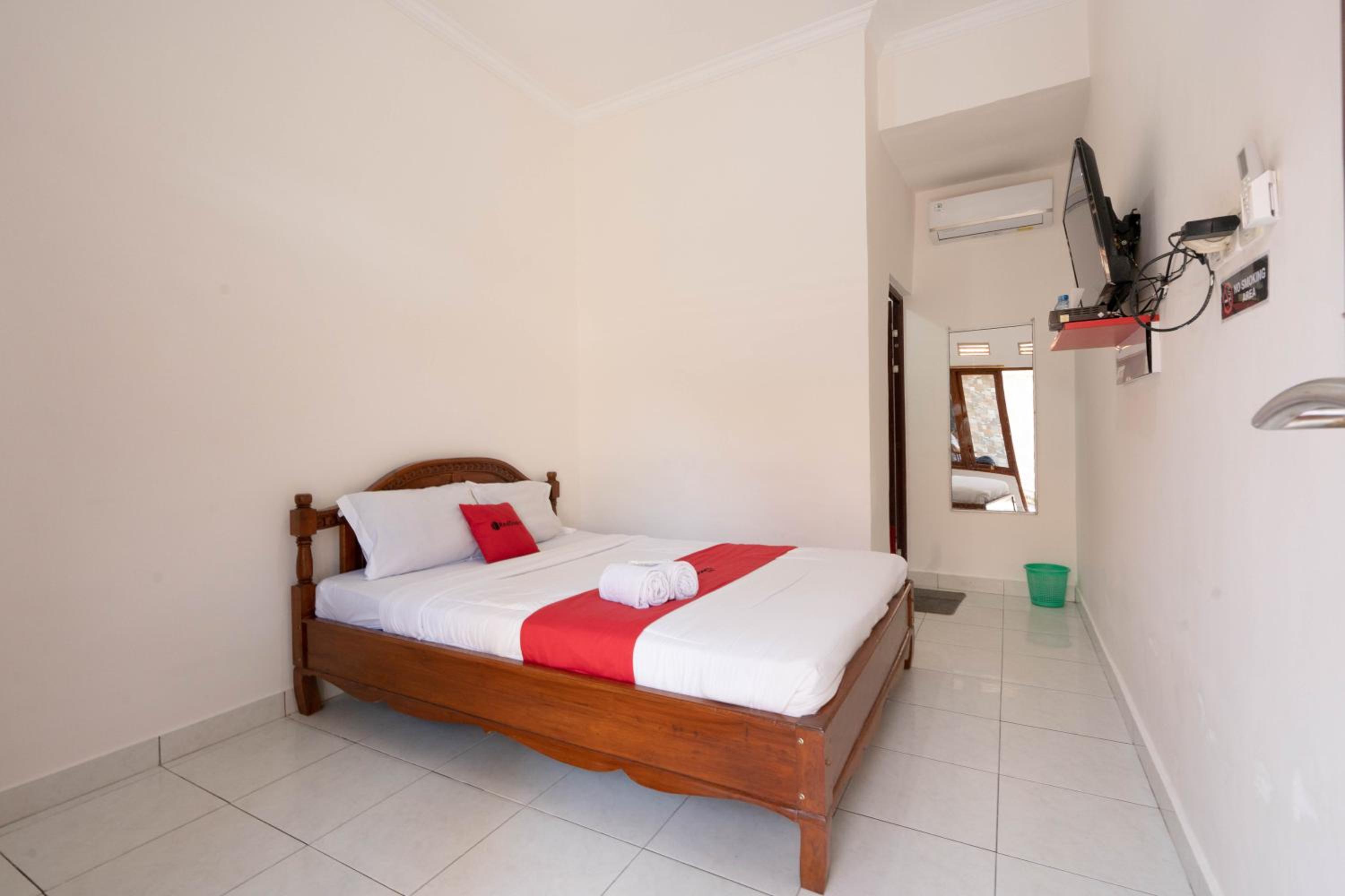 Double Room - Photo 8