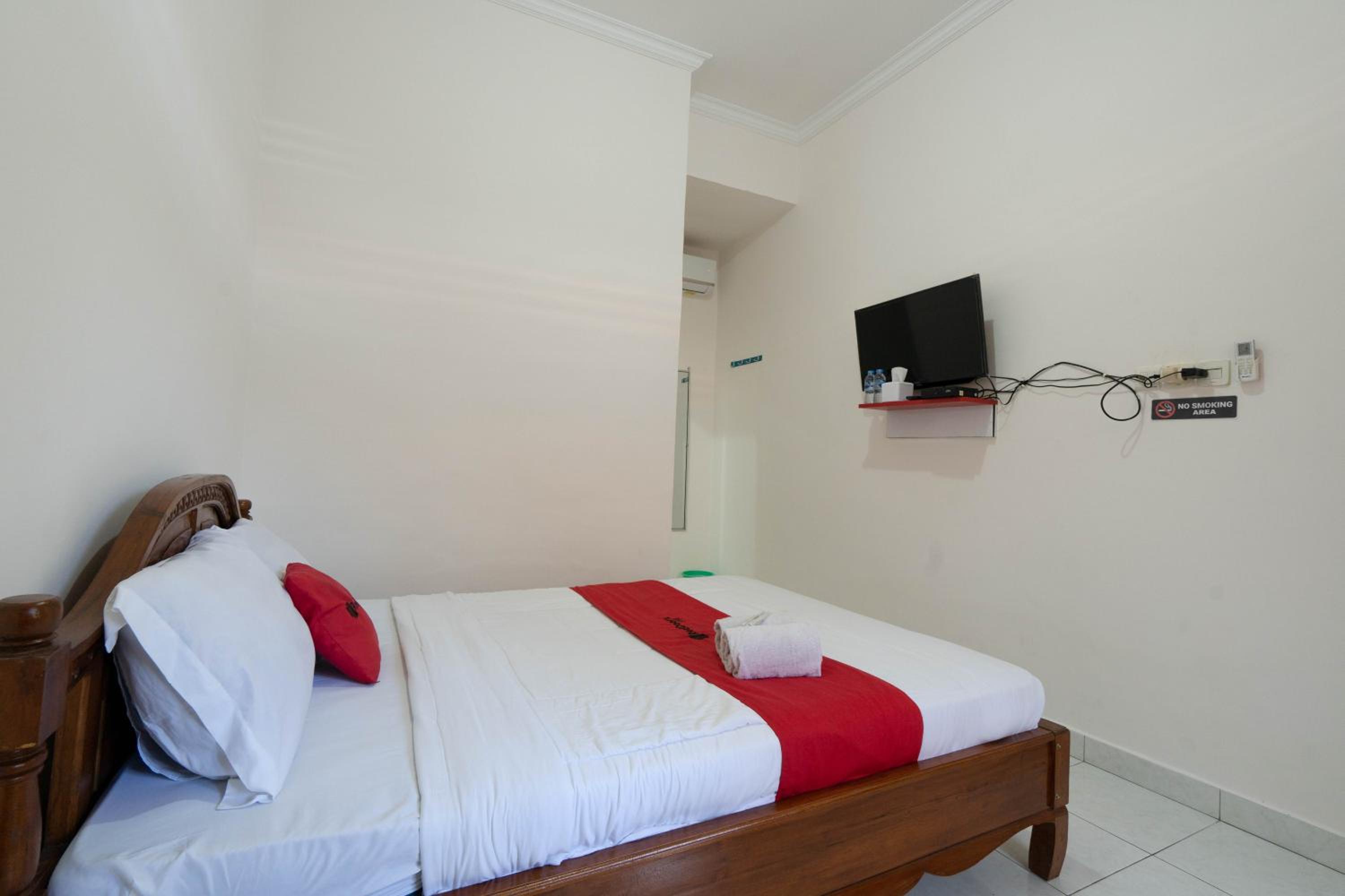 Double Room - Photo 10
