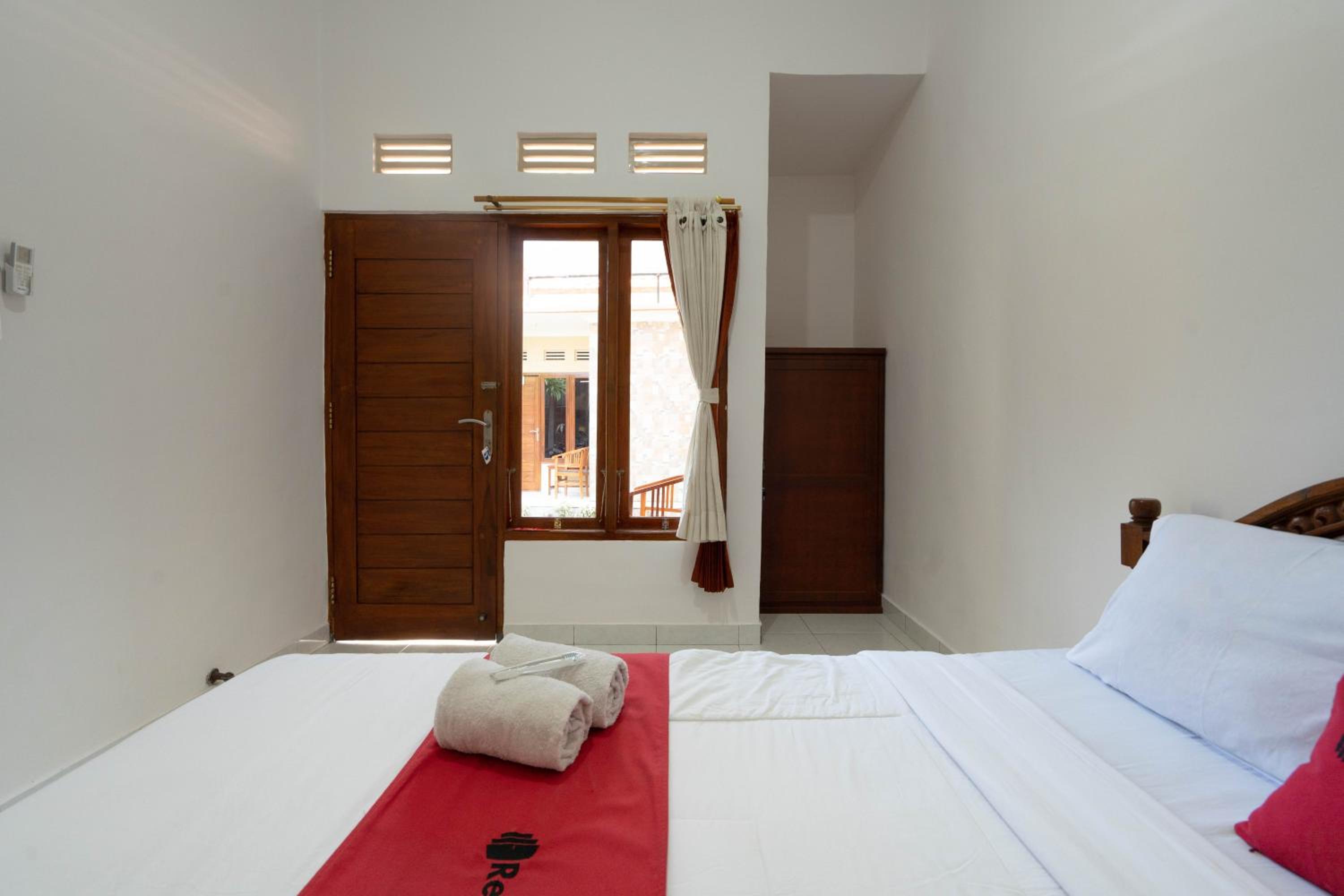 Double Room - Photo 6