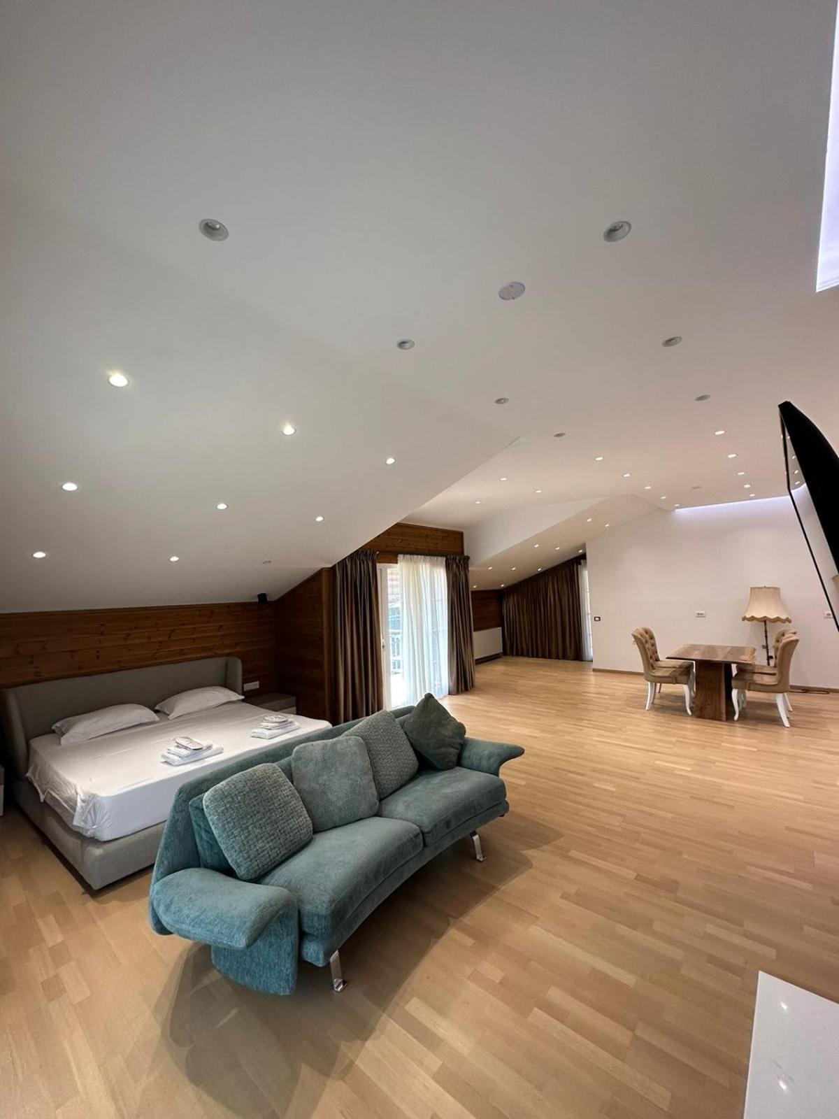 Standard Suite