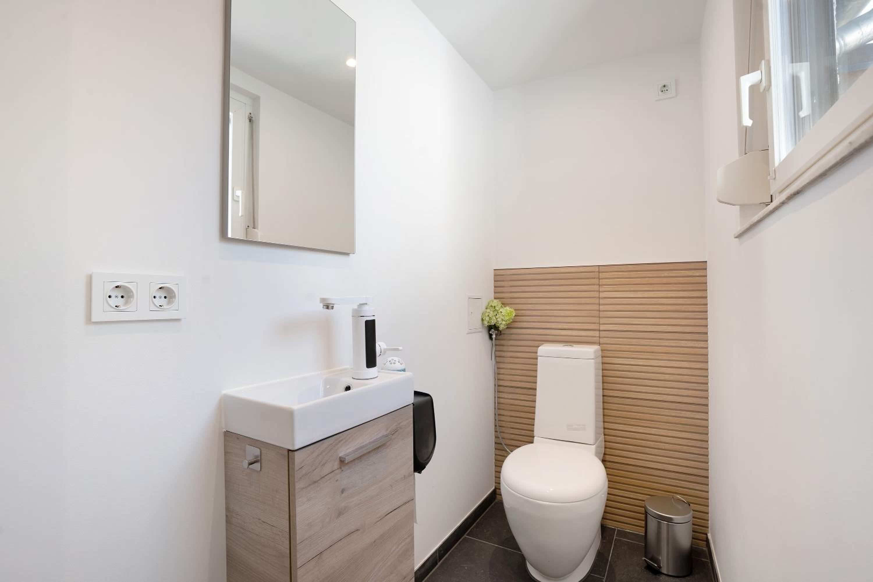 One-Bedroom Apartment with Garden View photo 3