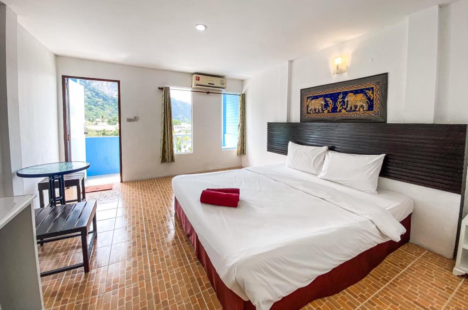 Deluxe Room with Mountain View - Photo 2