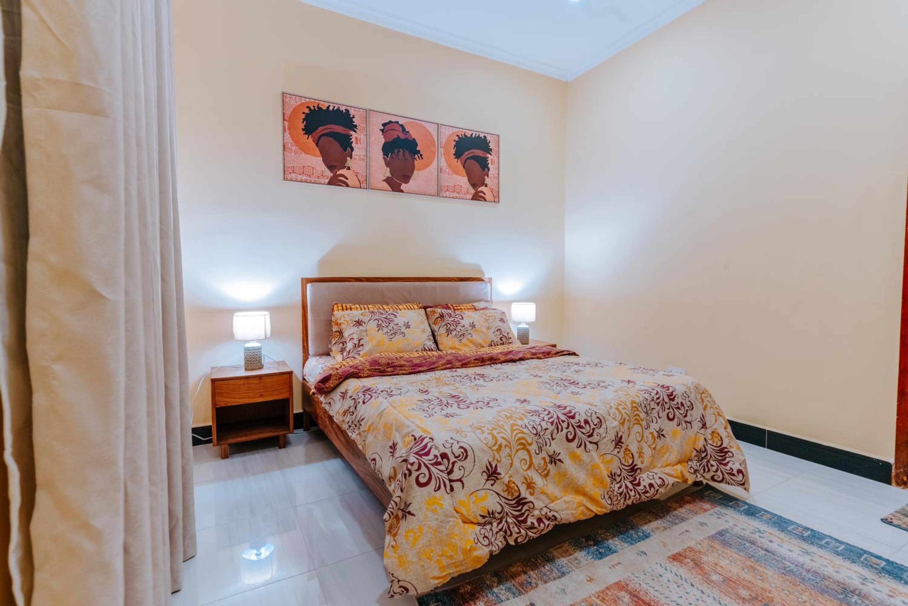 One-Bedroom Apartment