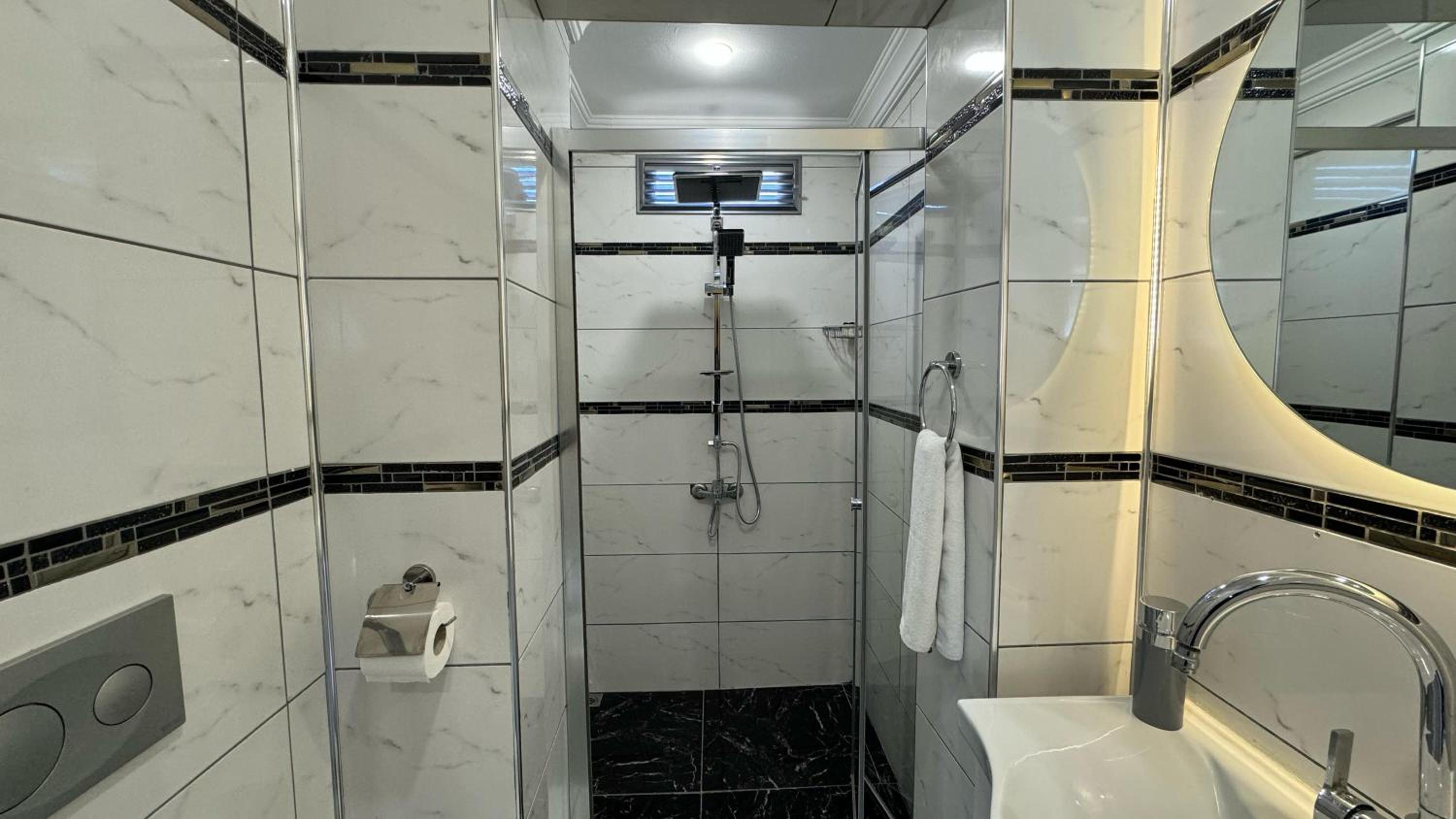Deluxe Quadruple Room photo 2