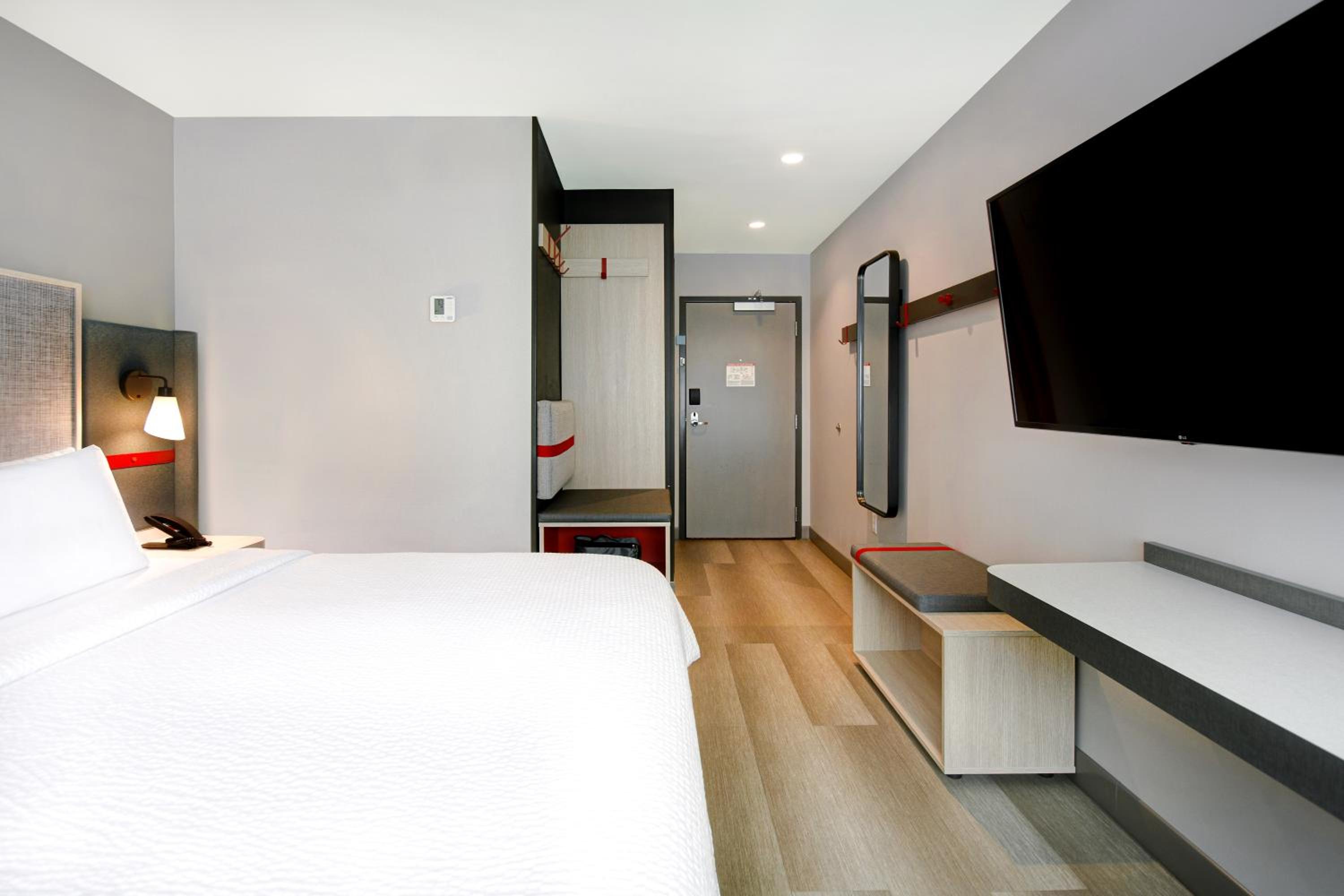 Standard King Room - Photo 2
