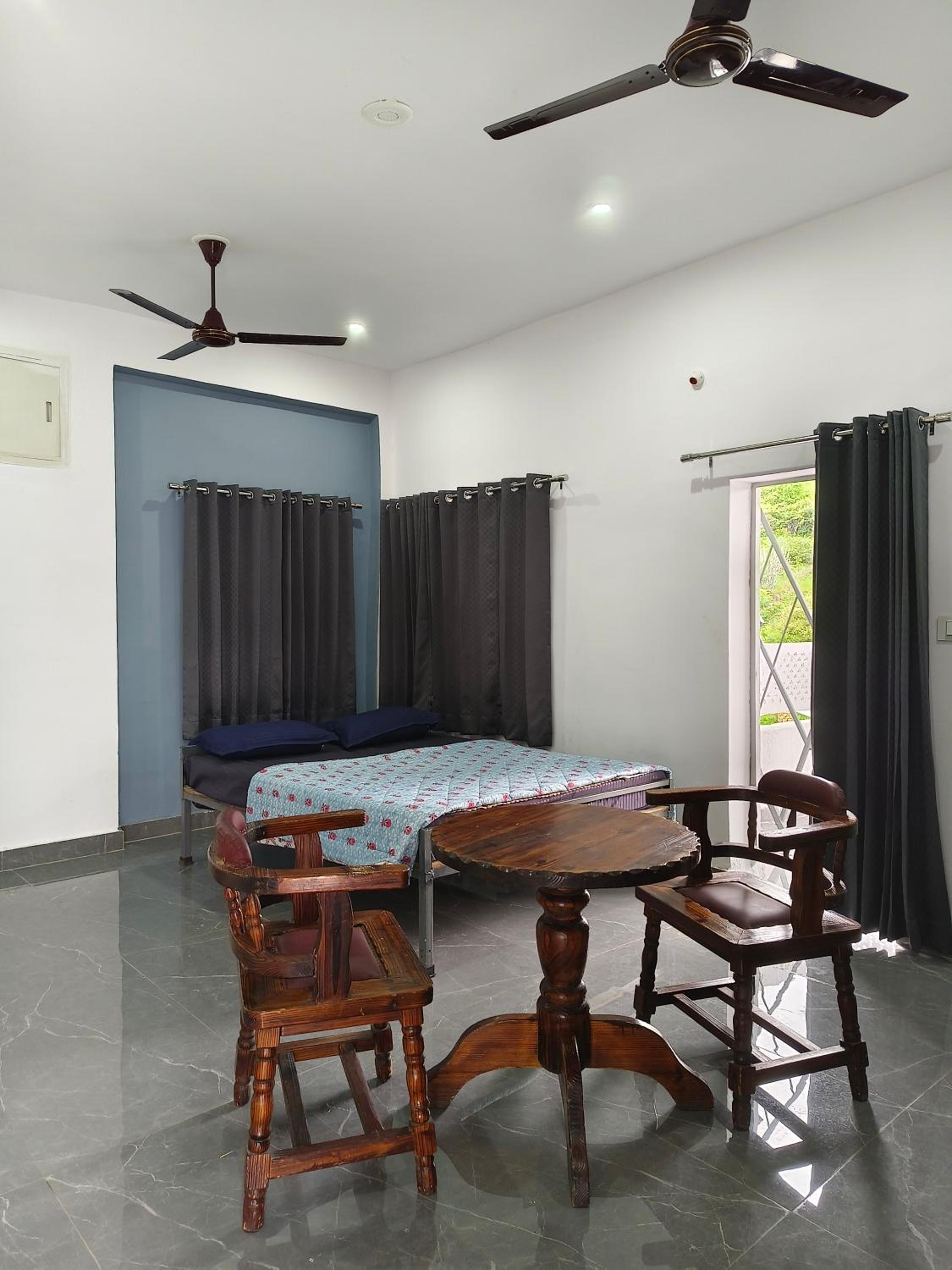 Three-Bedroom Vacation Home  photo 1