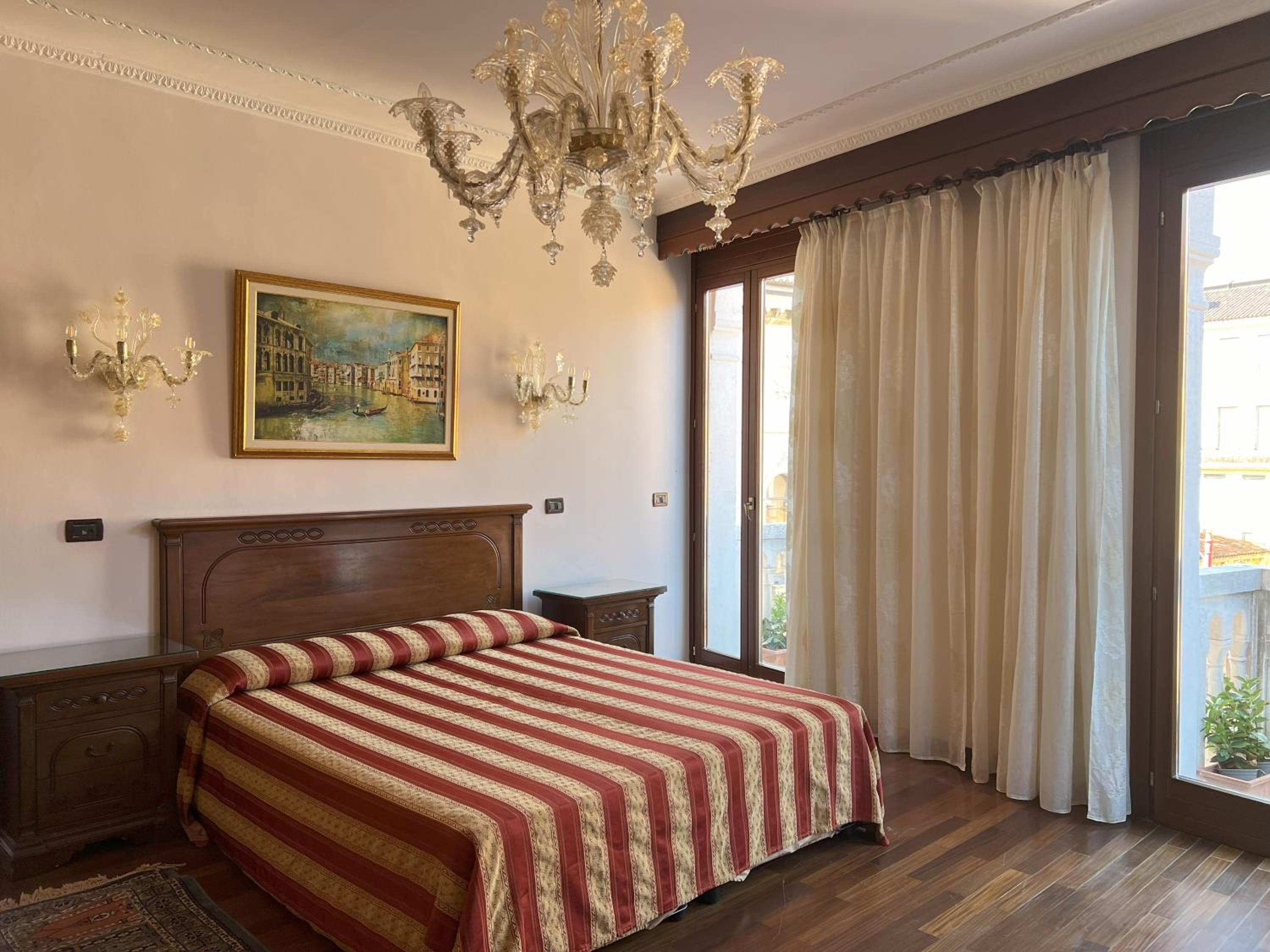 Two-Bedroom Apartment with Terrace photo 2
