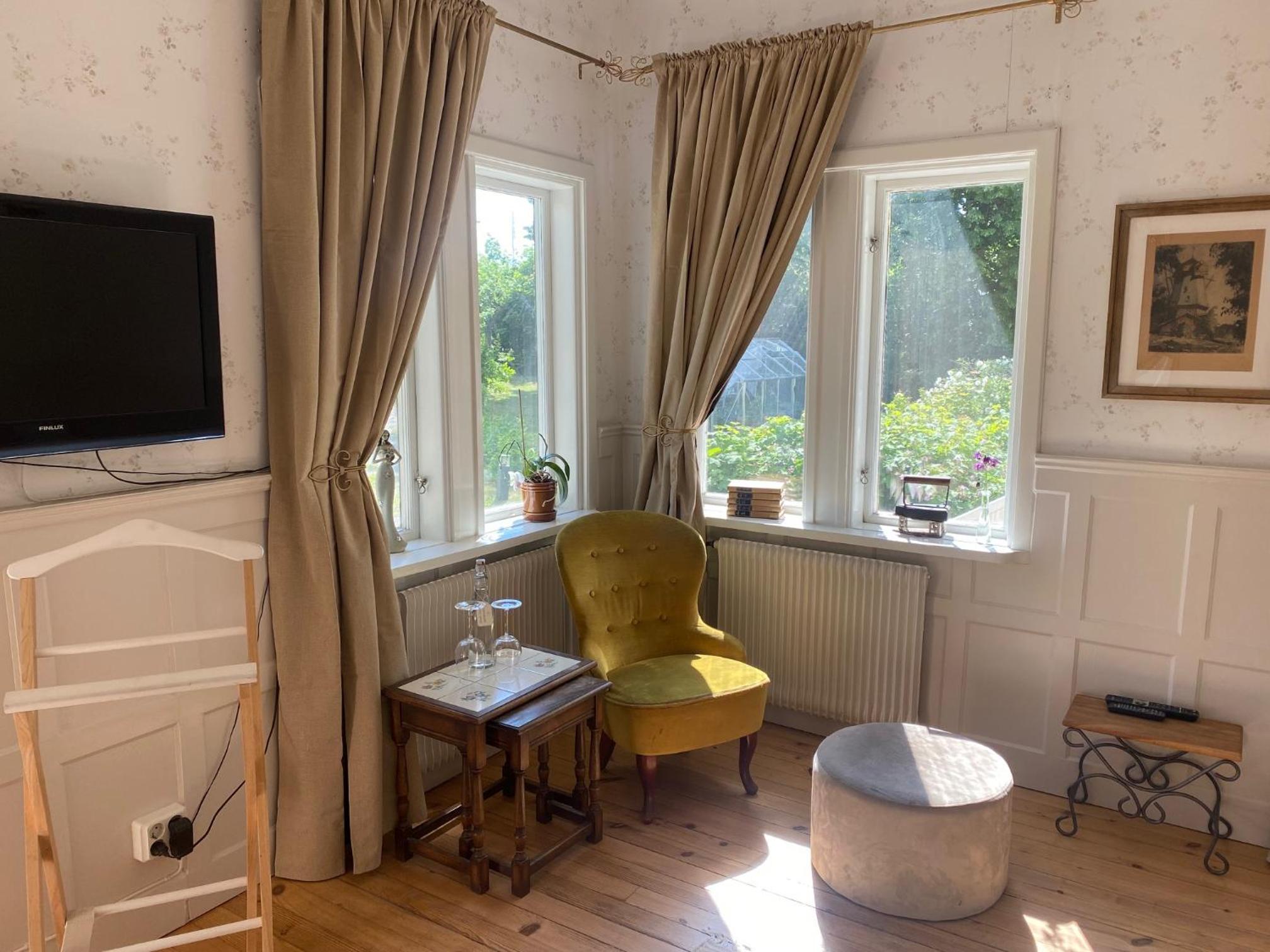 Double Room with Private Bathroom photo 2