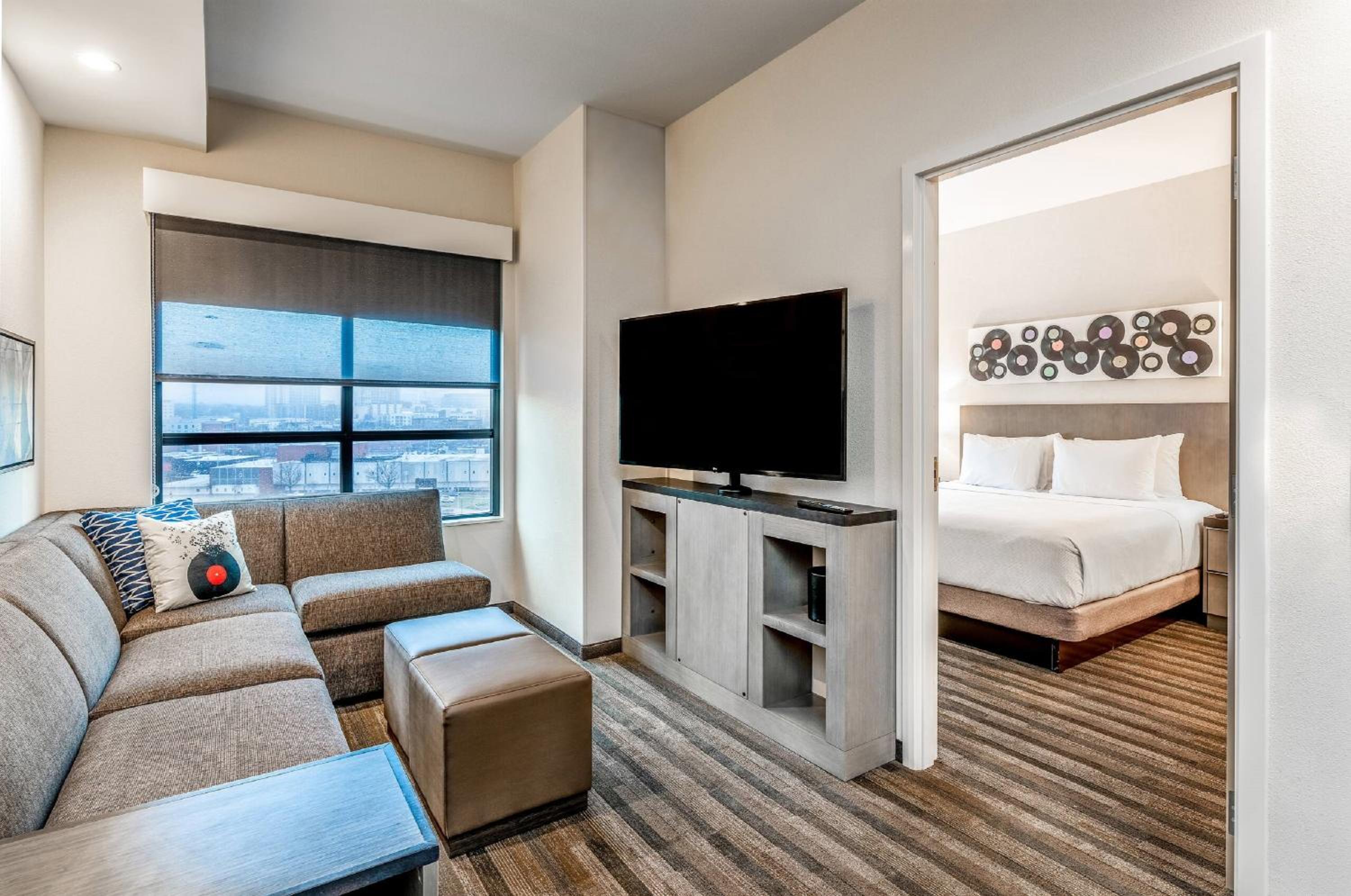 One-Bedroom King Suite with Sofa Bed and Kitchen - Photo 3