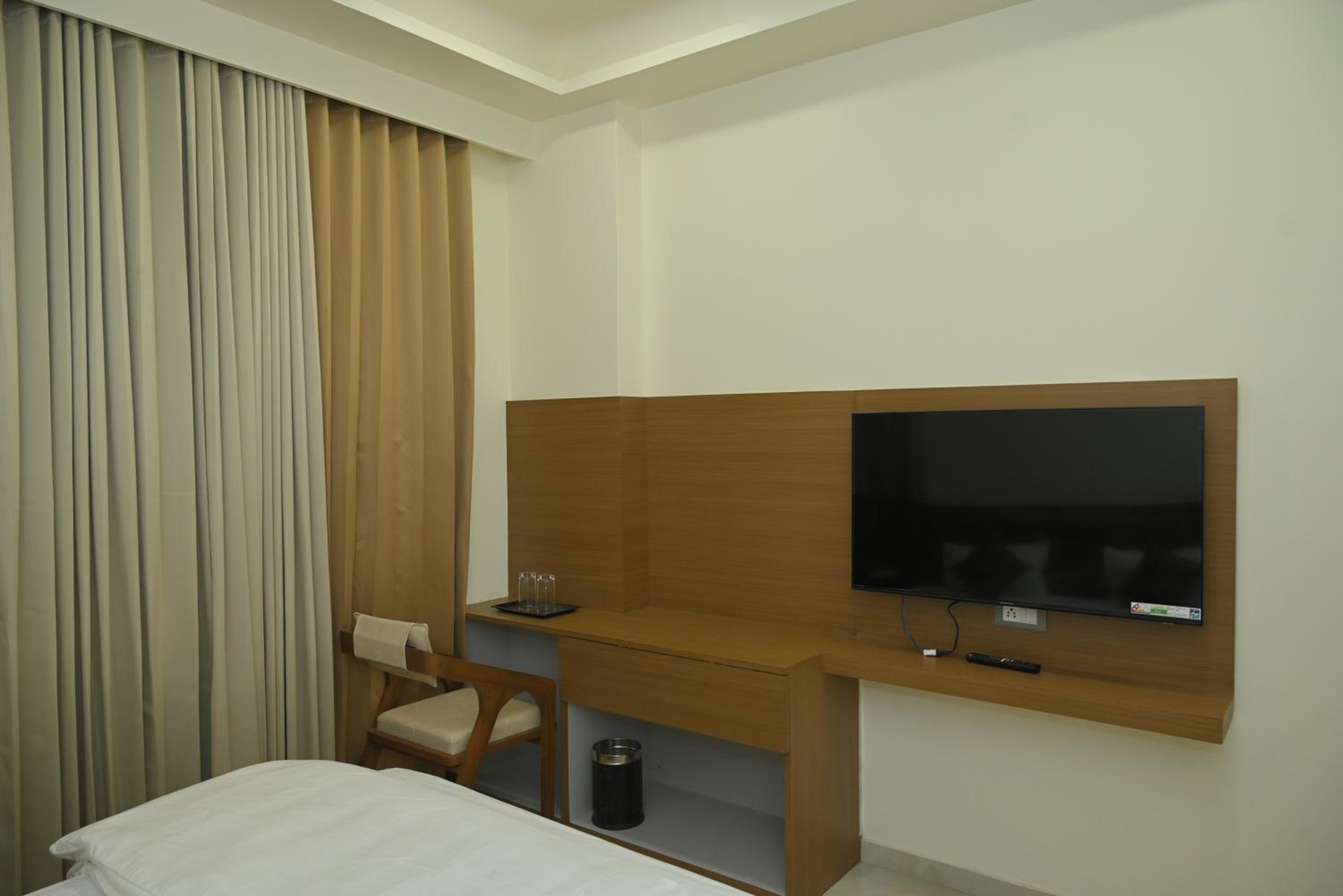 Deluxe Double Room photo 2