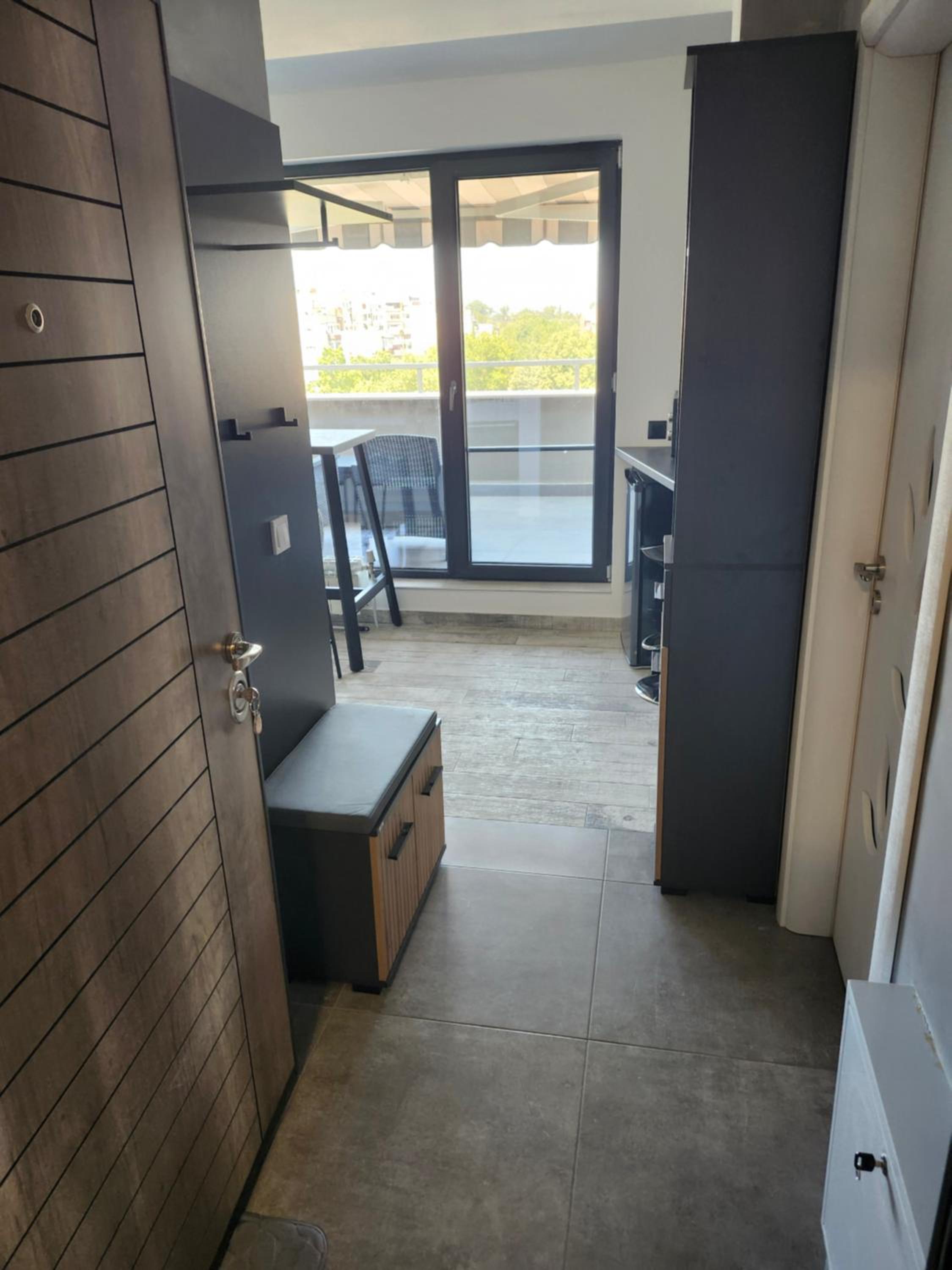 One-Bedroom Apartment with Balcony photo 2