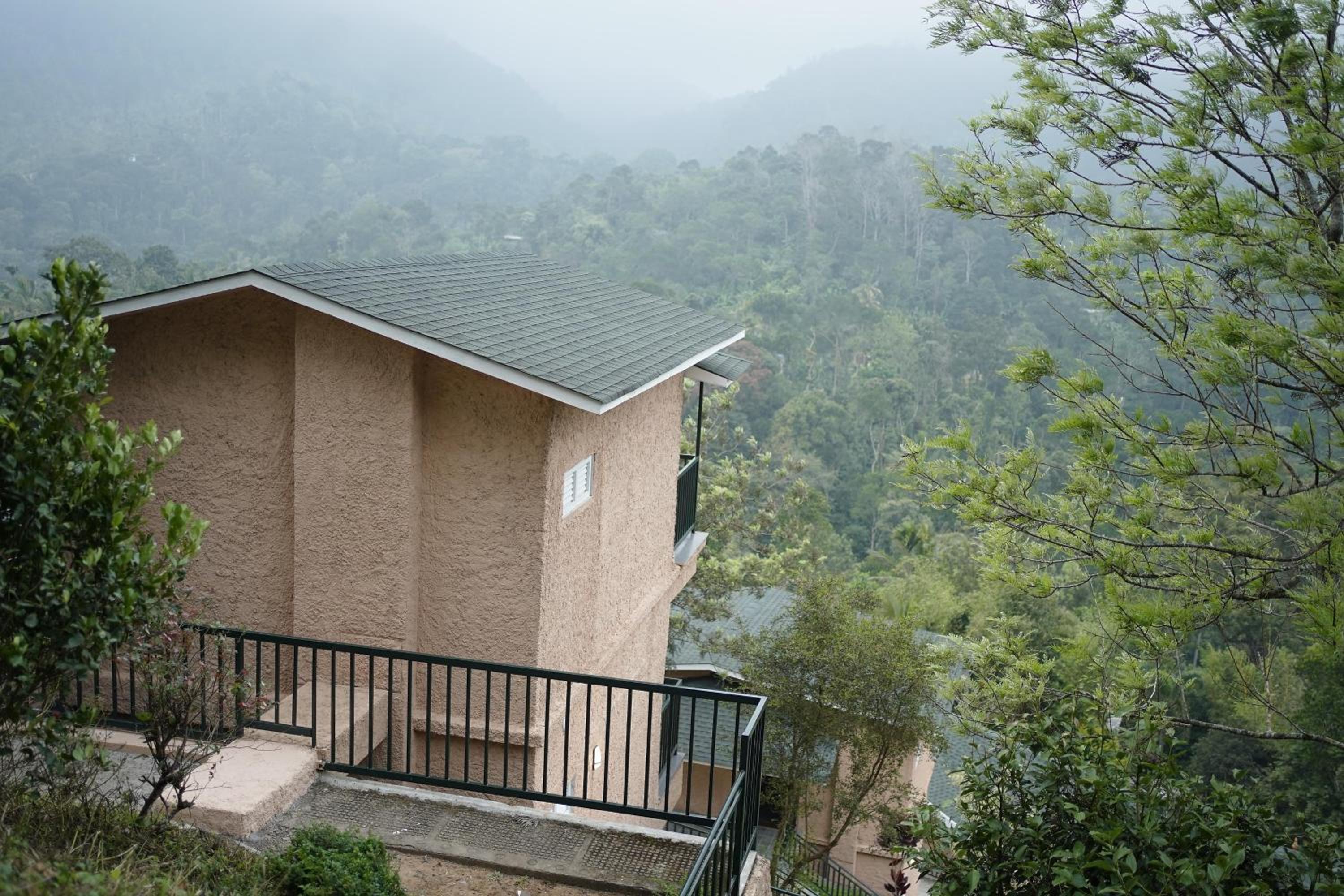 Deluxe Double Room with Balcony photo 3