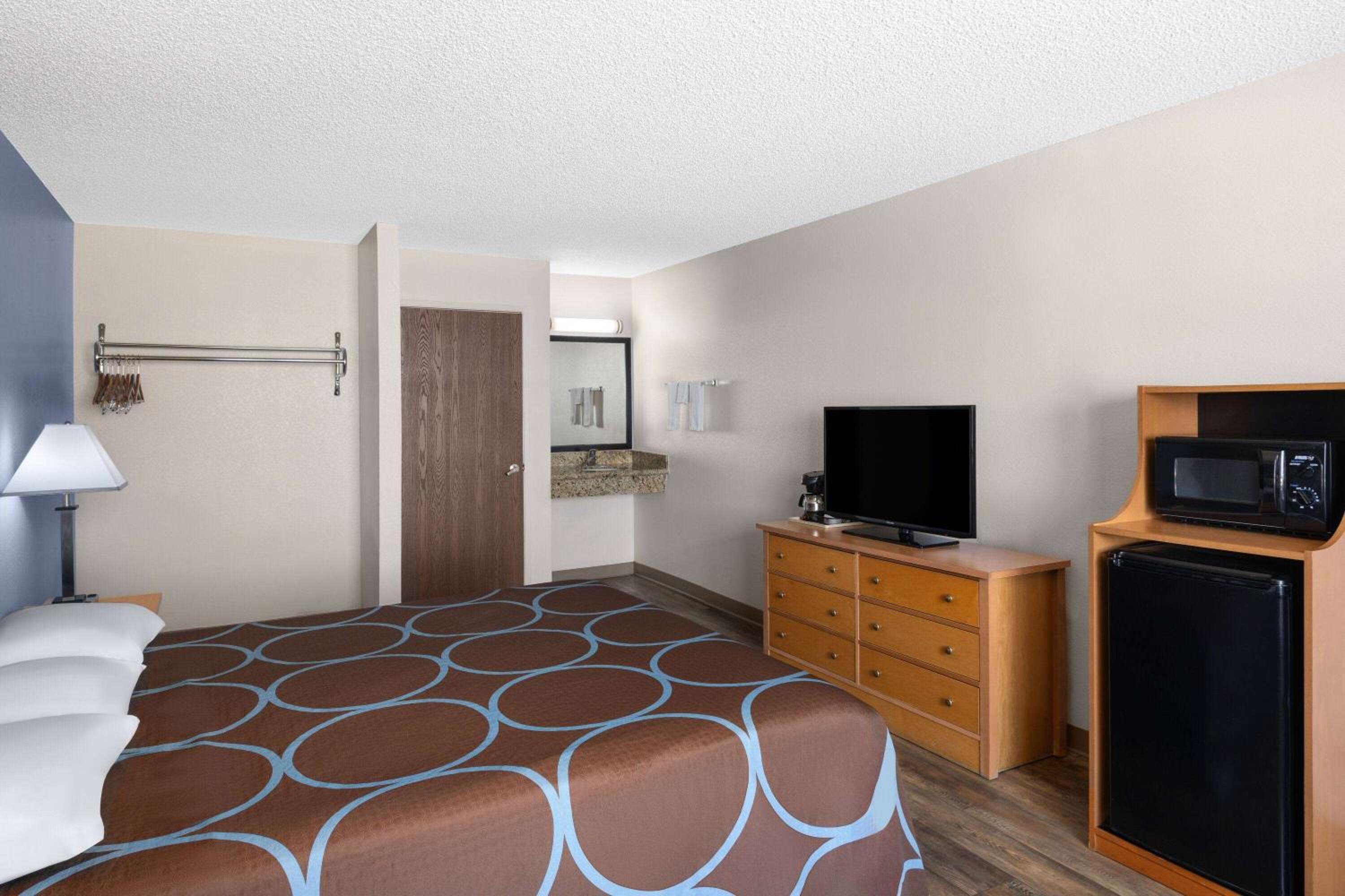 King Room - Disability Access - Non-Smoking