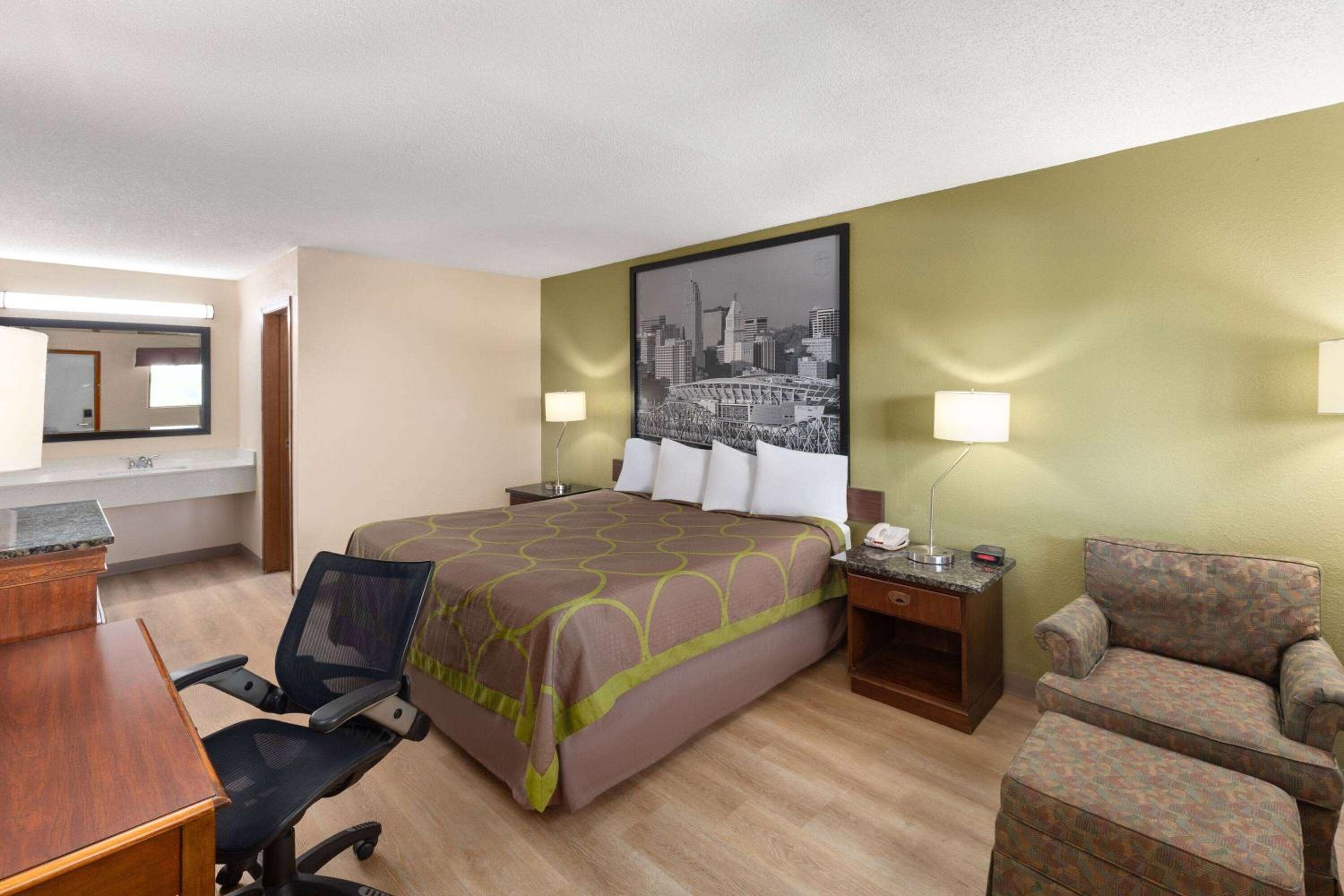 King Room - Non-Smoking - Photo 1