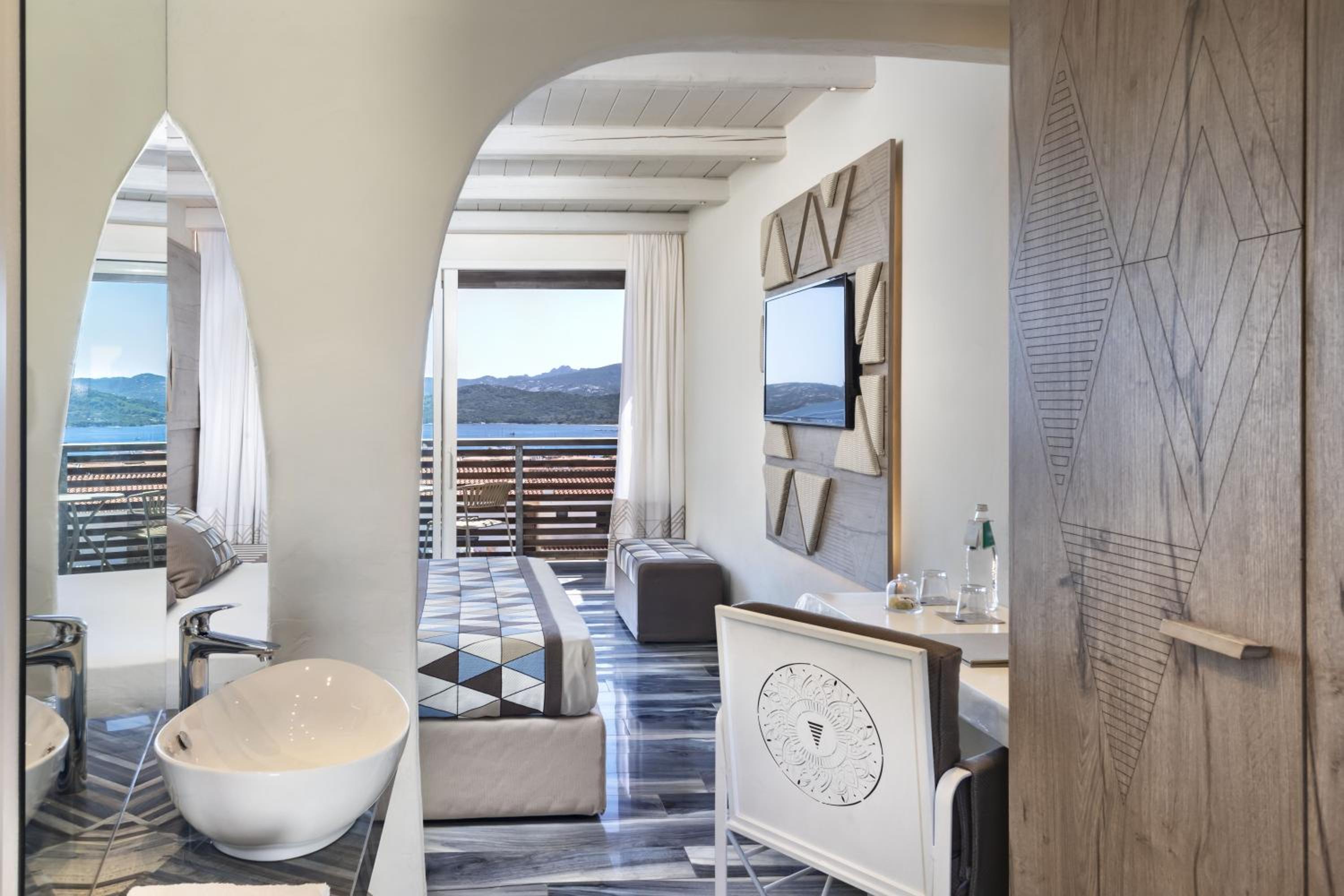 Deluxe Double Room with Sea View photo 3
