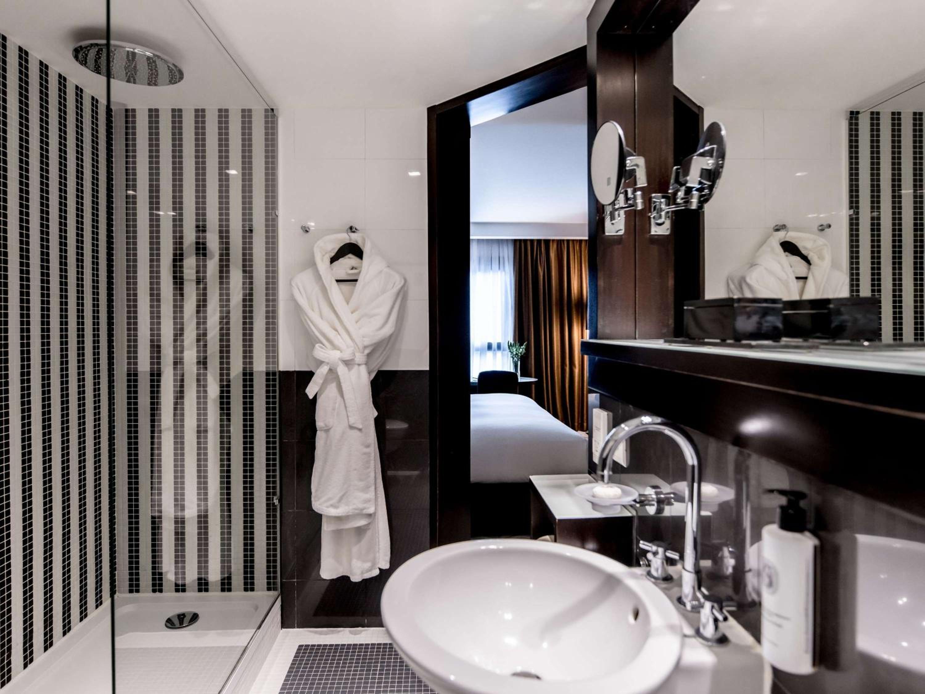 Superior Double Room with King-size Bed - Photo 3