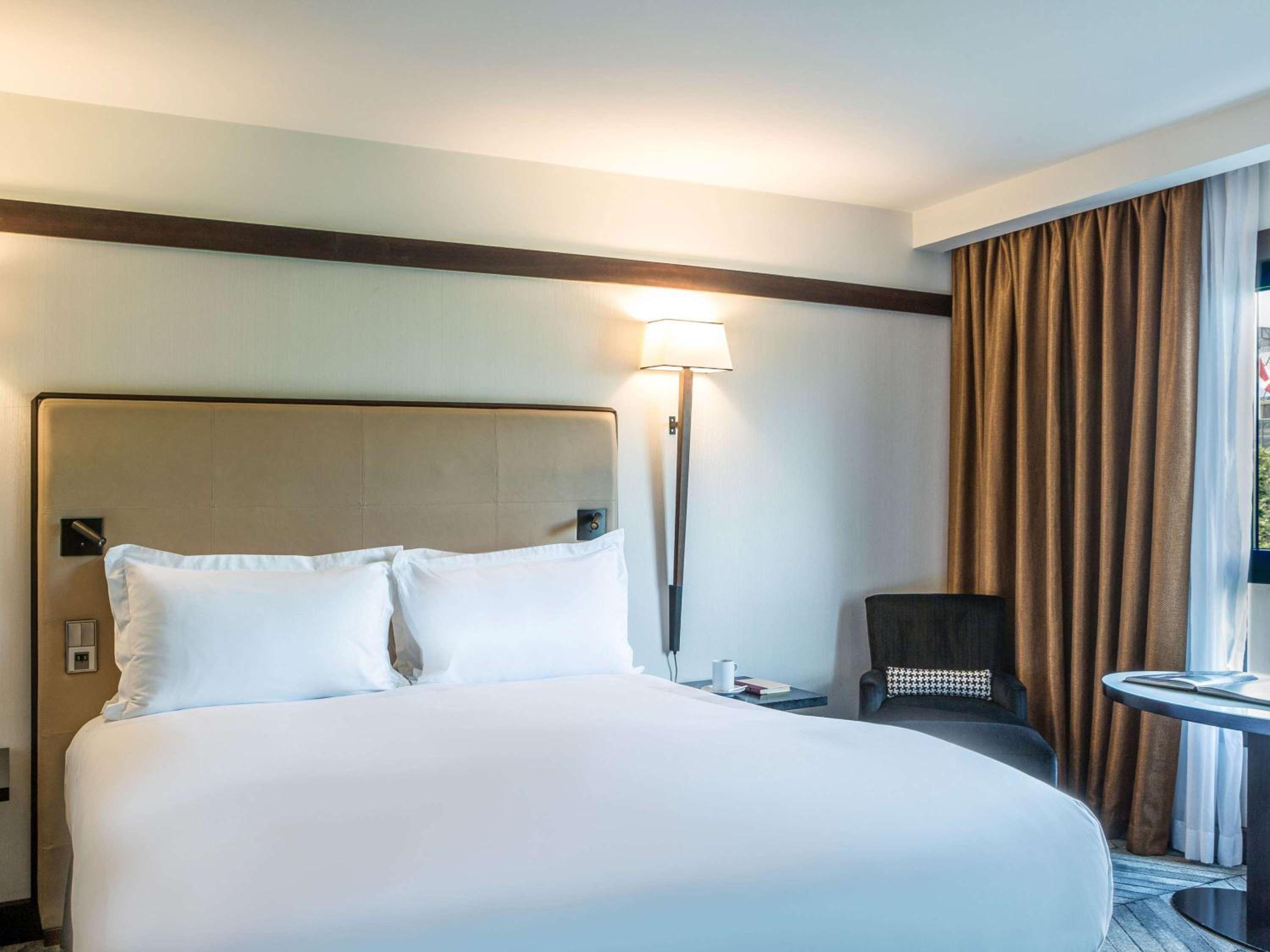 Luxury King Room - Photo 12