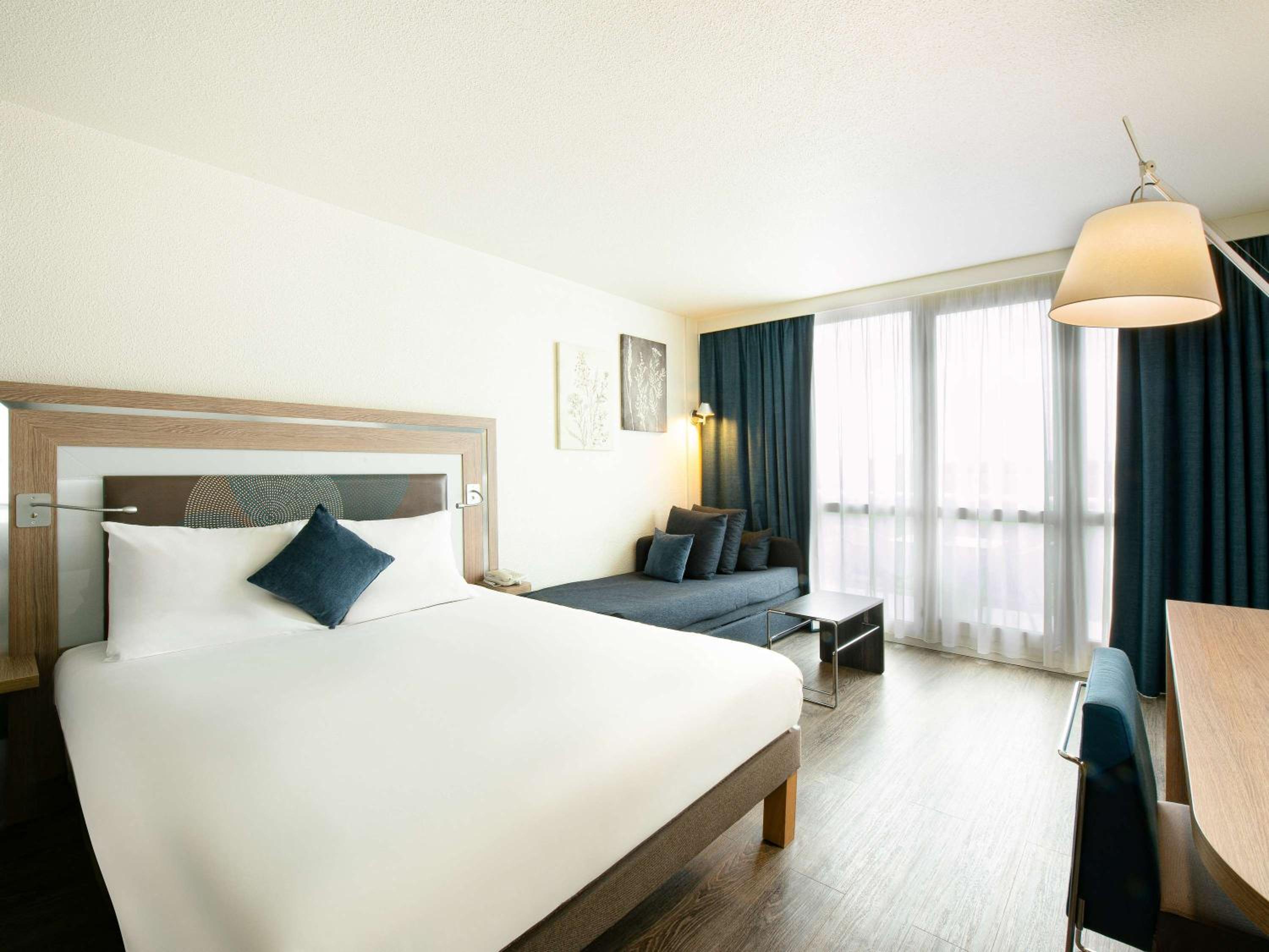 Standard Double Room with Sofa Bed and Balcony - Photo 10