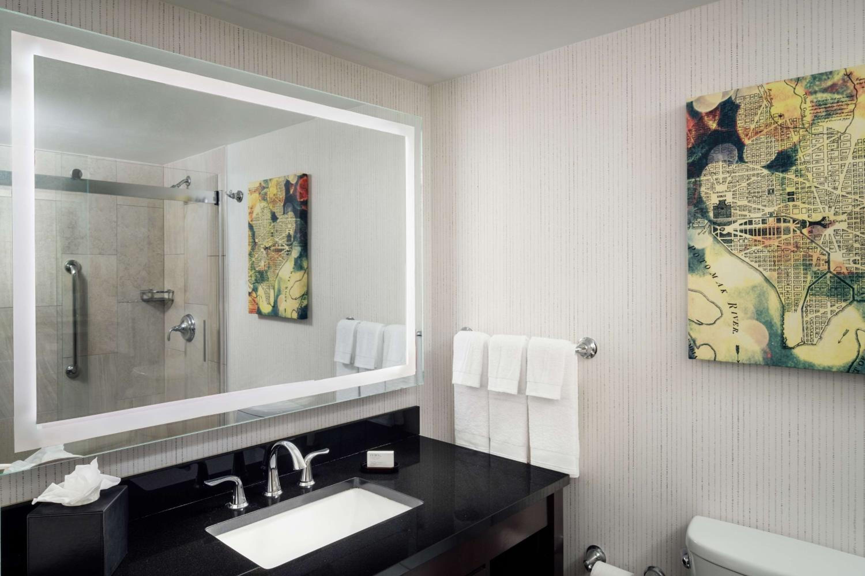 One-Bedroom Suite with Two Double Beds - Hearing Access photo 2