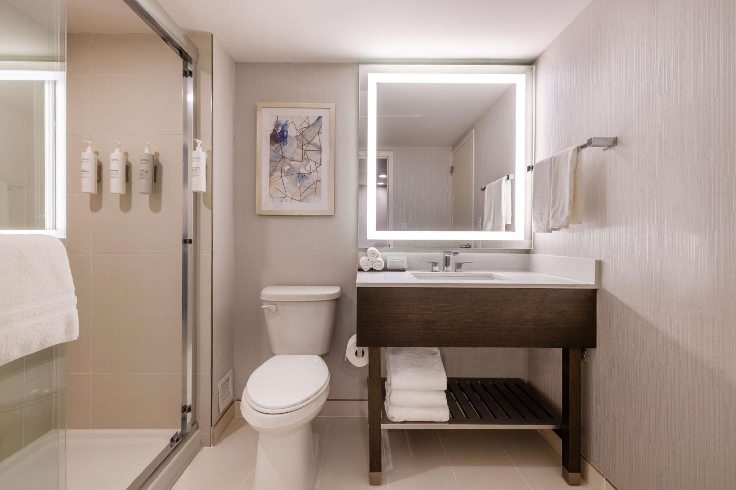 Two-Room King Suite - Non-Smoking - Photo 2