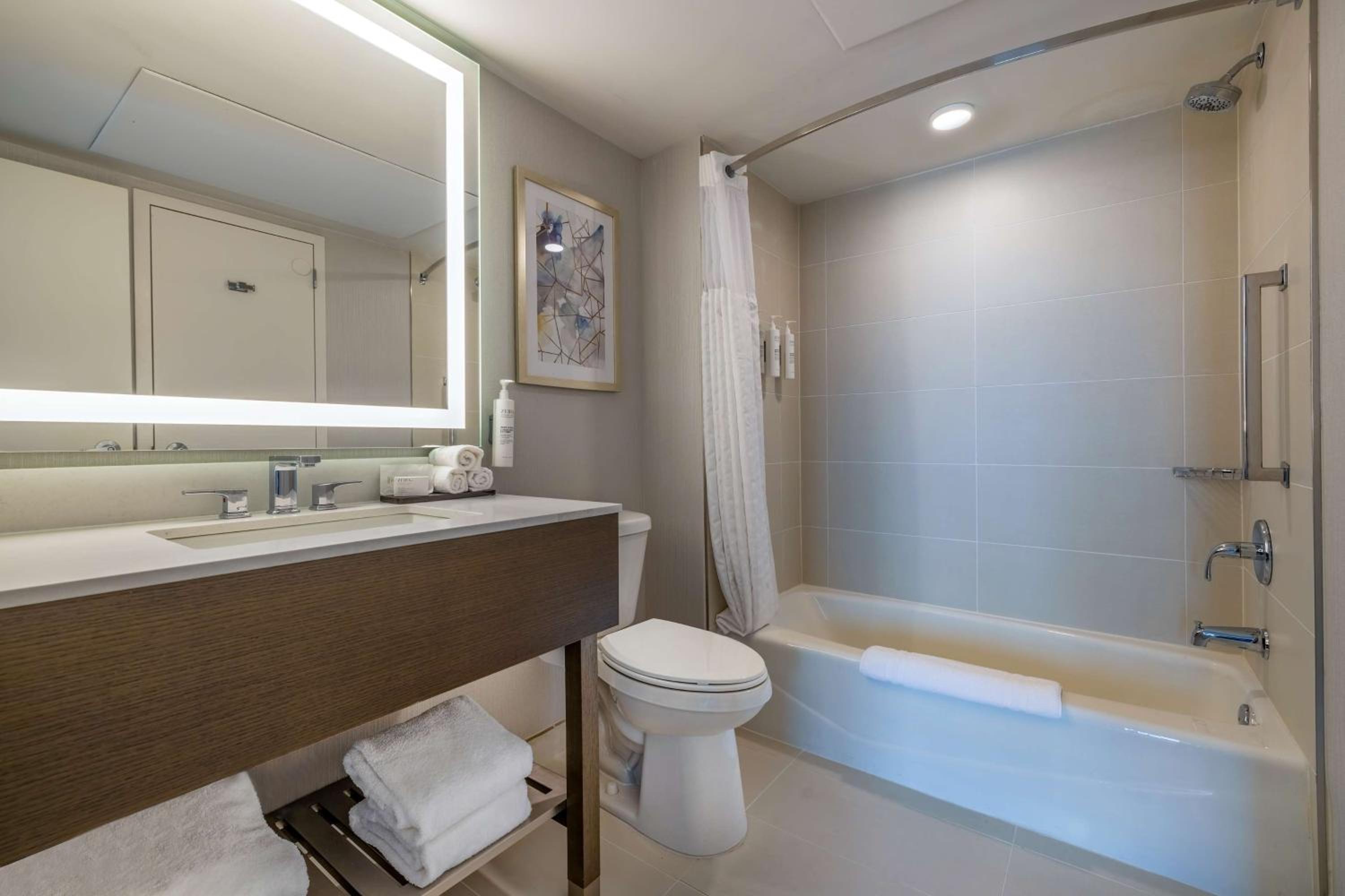 Suite with Two Double Beds - Non-Smoking - Photo 3