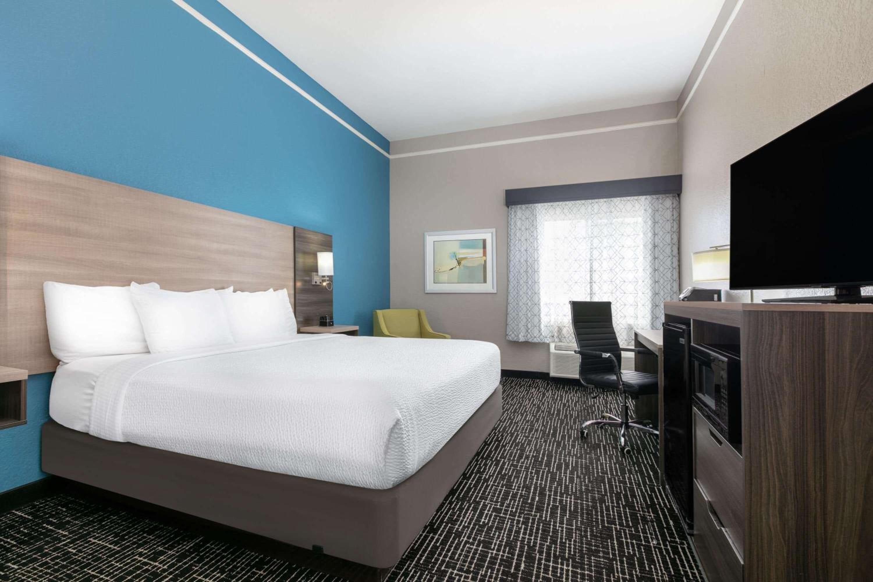 King Room - Mobility Access/Non-Smoking photo 1