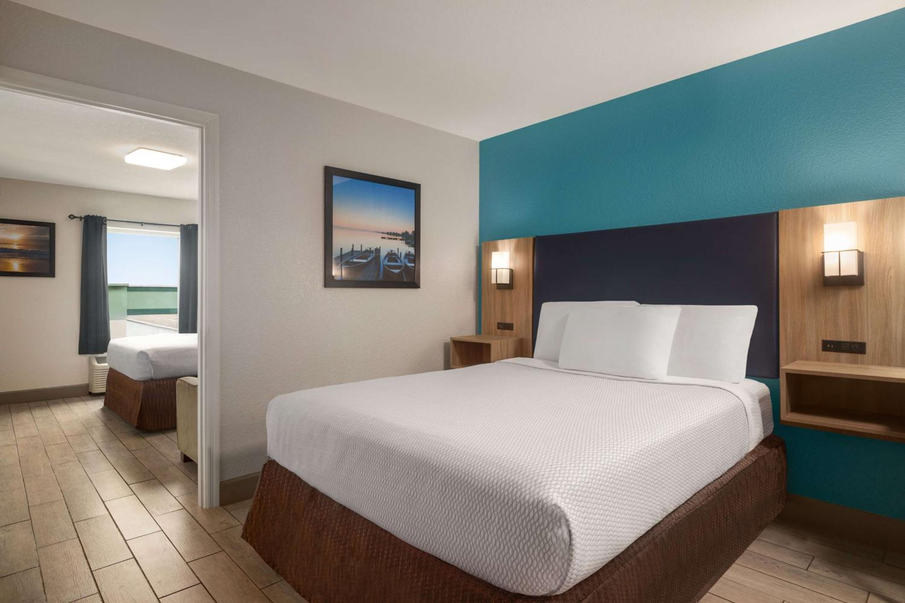 Split Room with Two Queen Beds and City View - Non-Smoking - Photo 1
