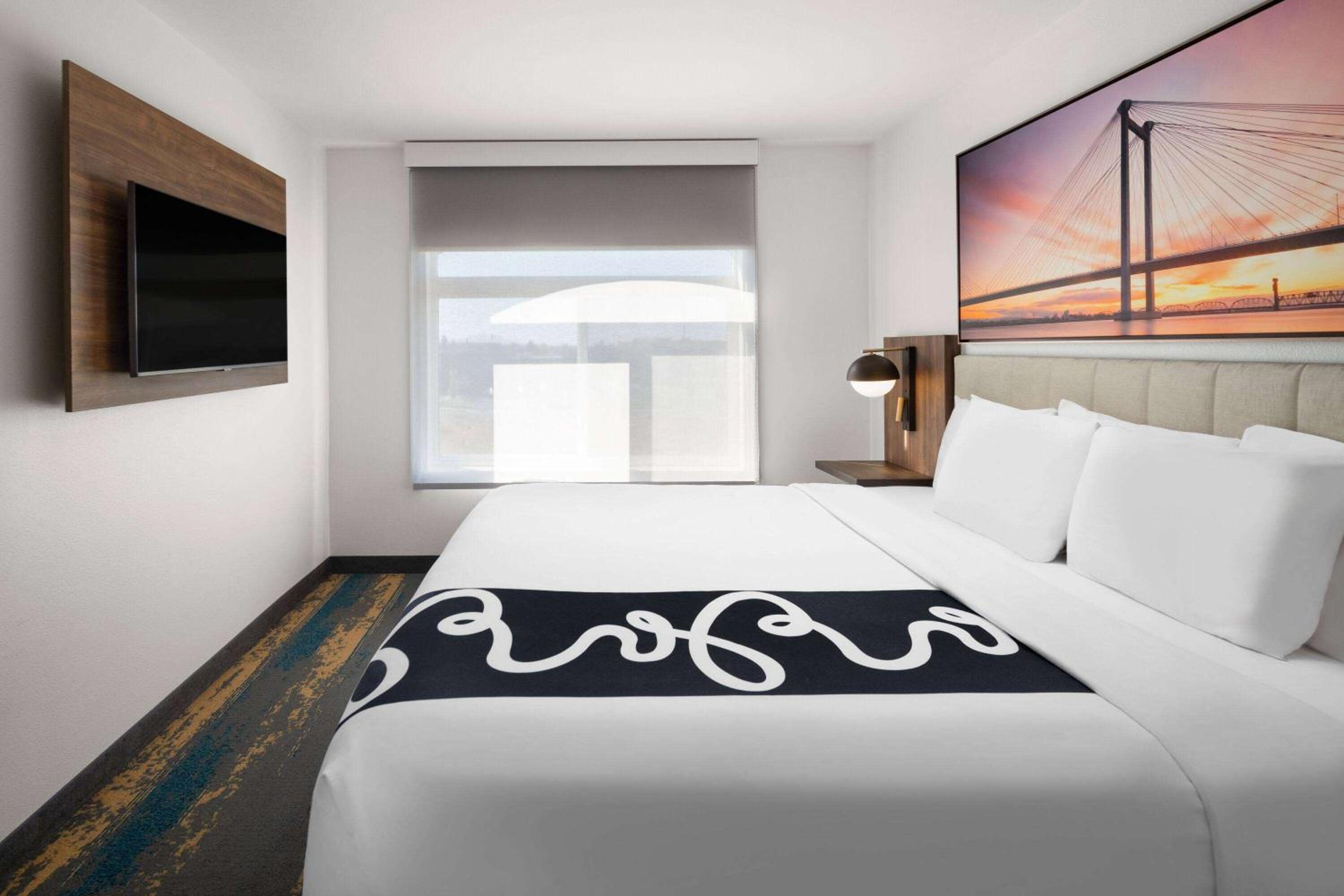 Two-Bedroom Suite - Non-Smoking - Photo 2