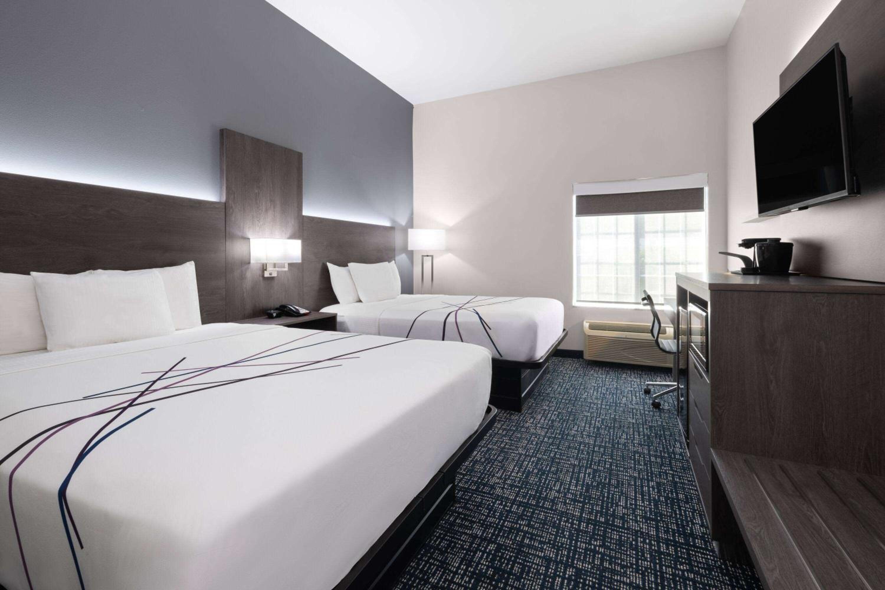 Queen Room with Two Queen Beds and Roll-in Shower - Mobility Accessible/Non-Smoking
