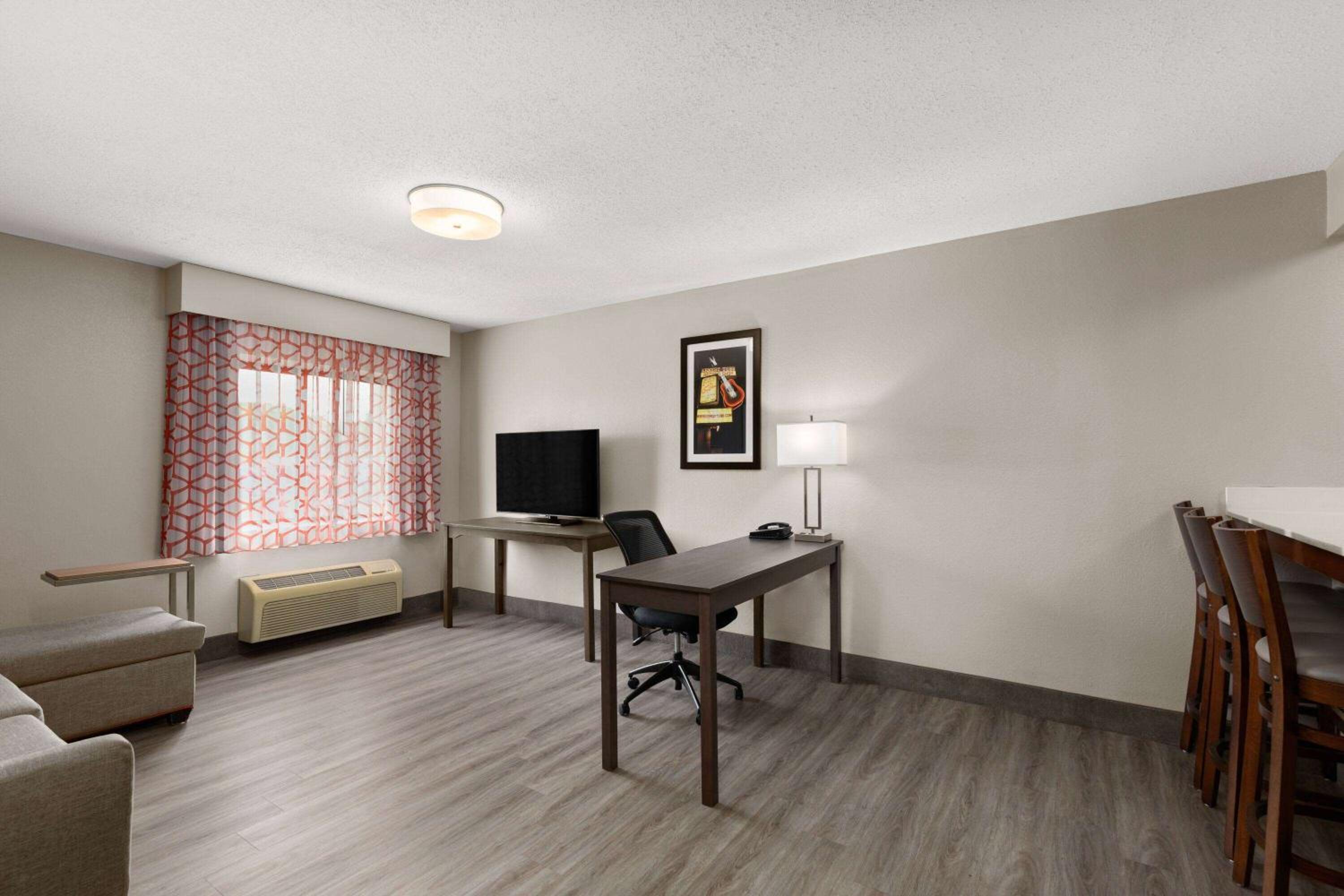 King Studio Suite - Non-Smoking photo 2