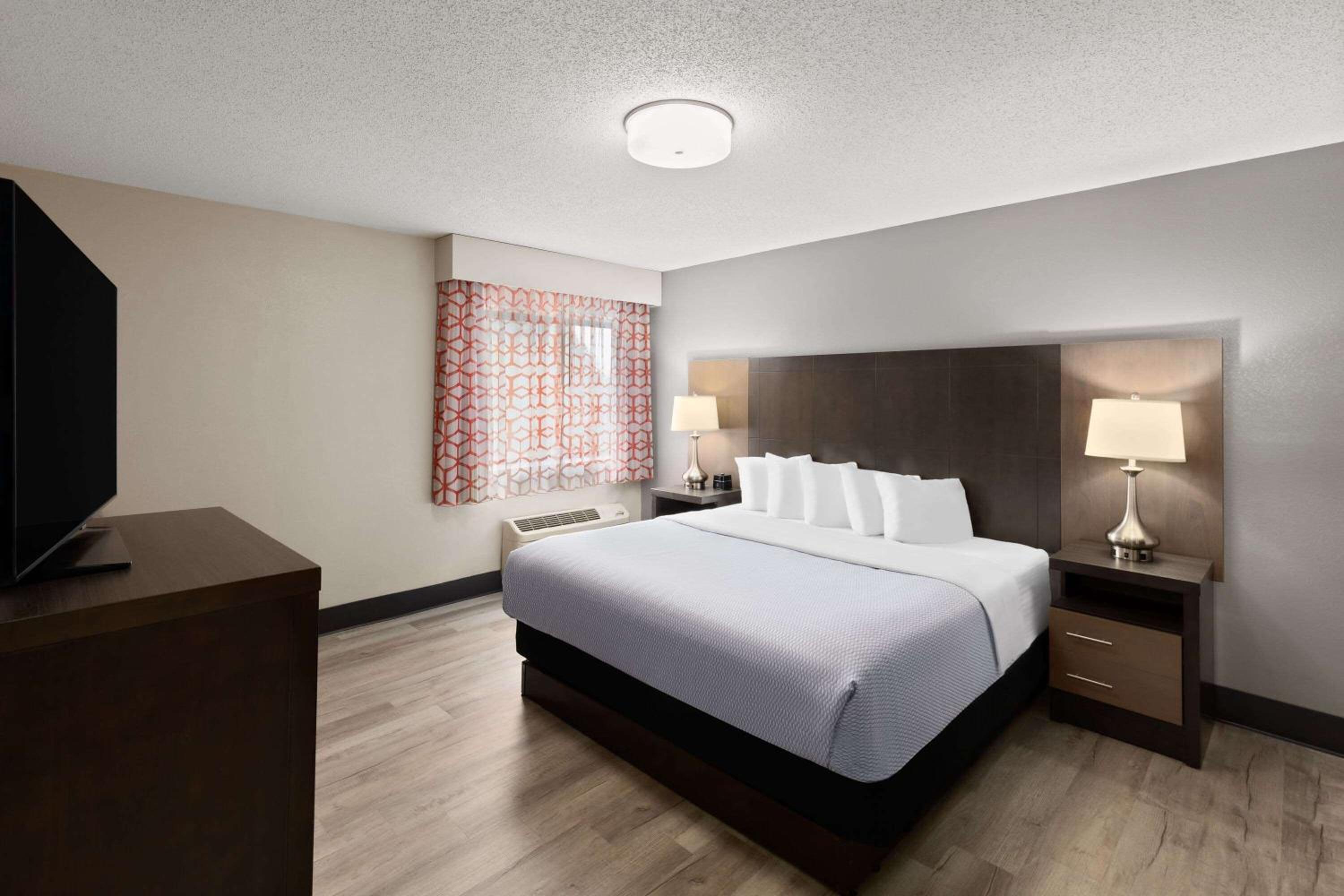 King Studio Suite - Mobility Access/Non-Smoking photo 1