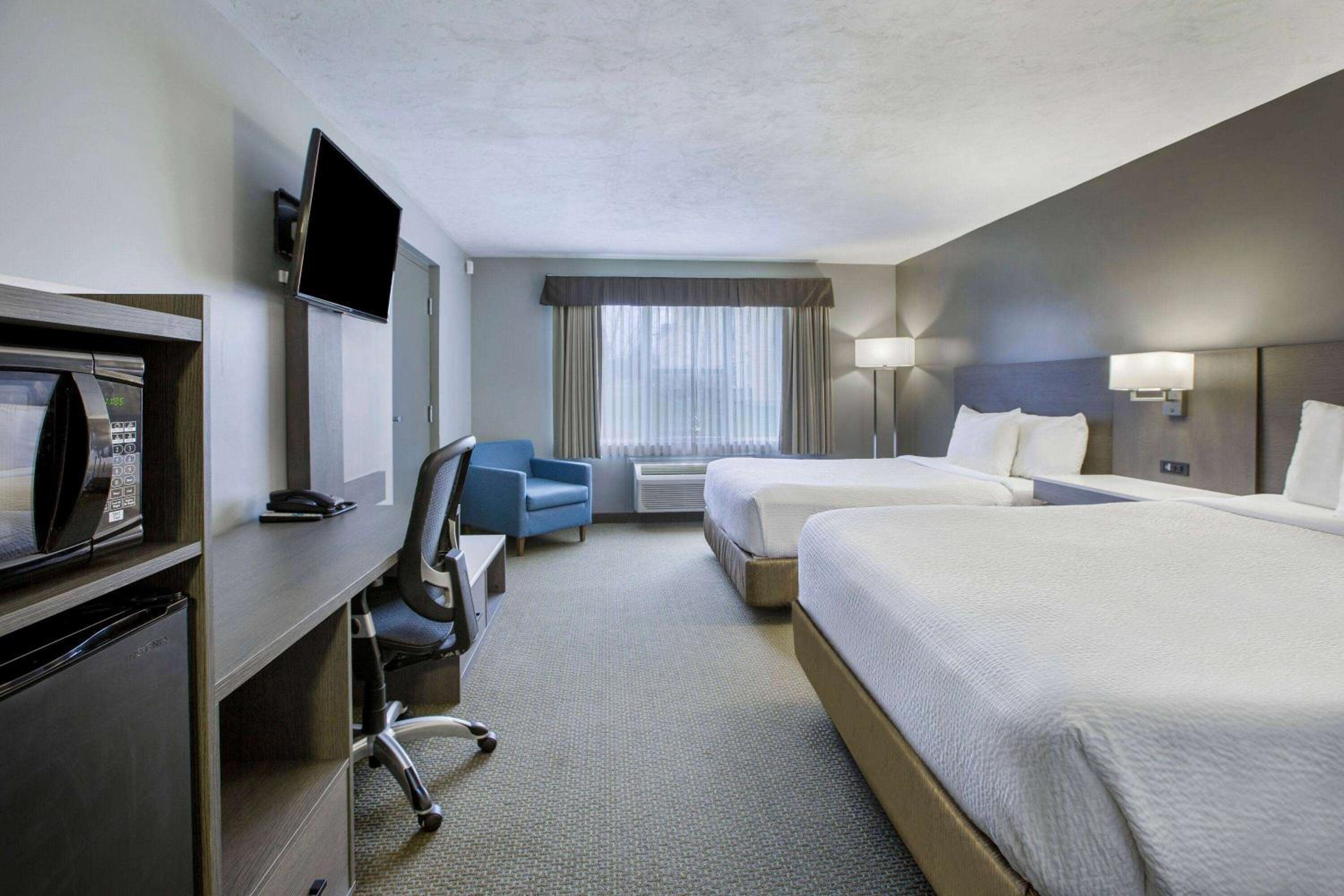 Room with Two Queen Beds - Disability Access