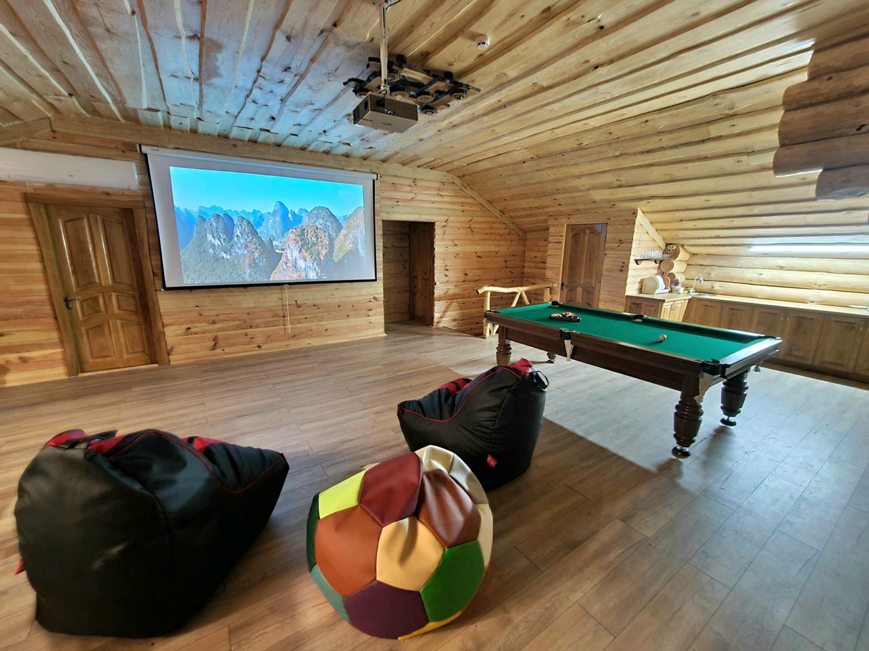 Three-Bedroom Vacation Home photo 2