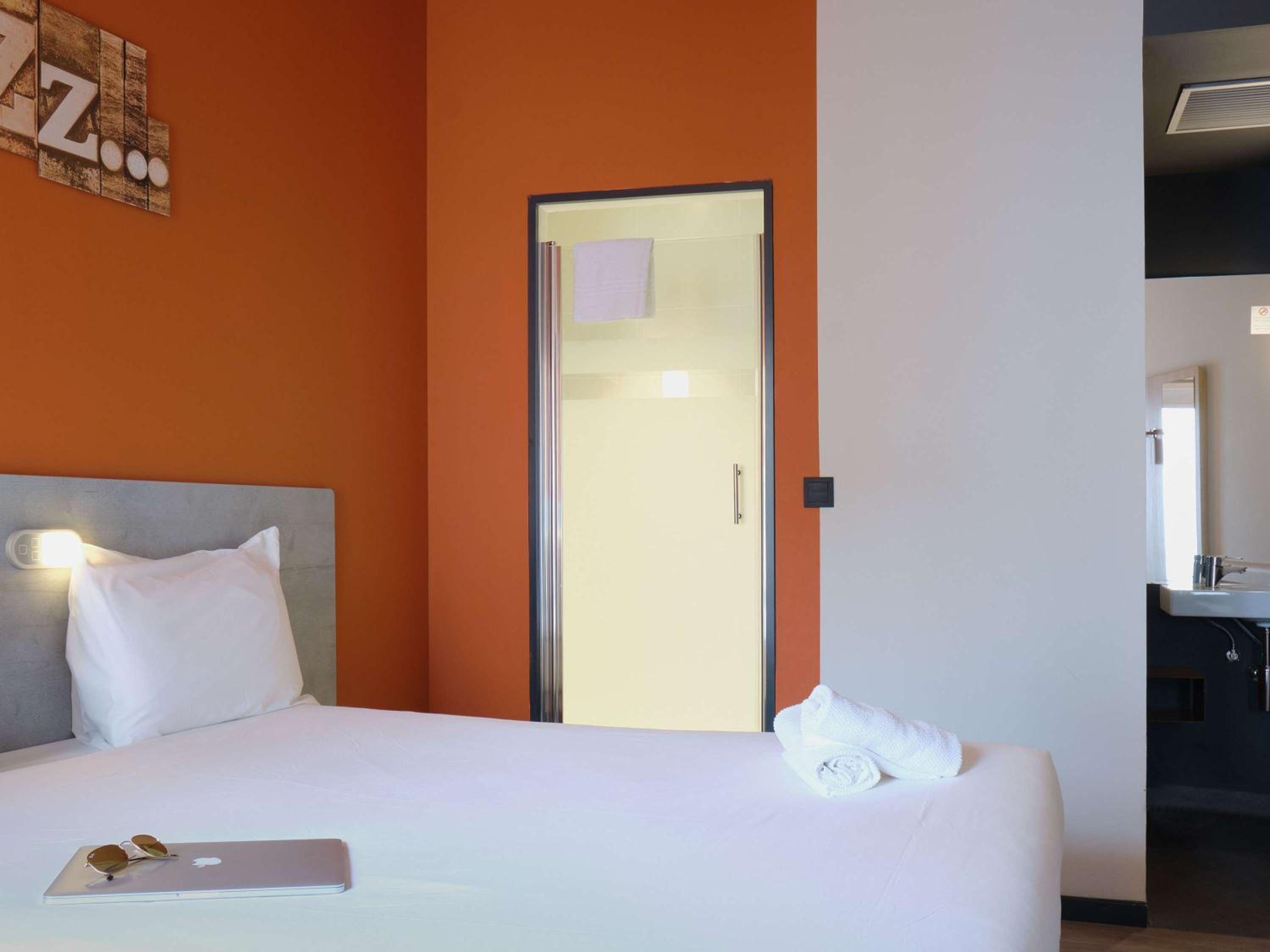 Standard Double Room - Photo 6