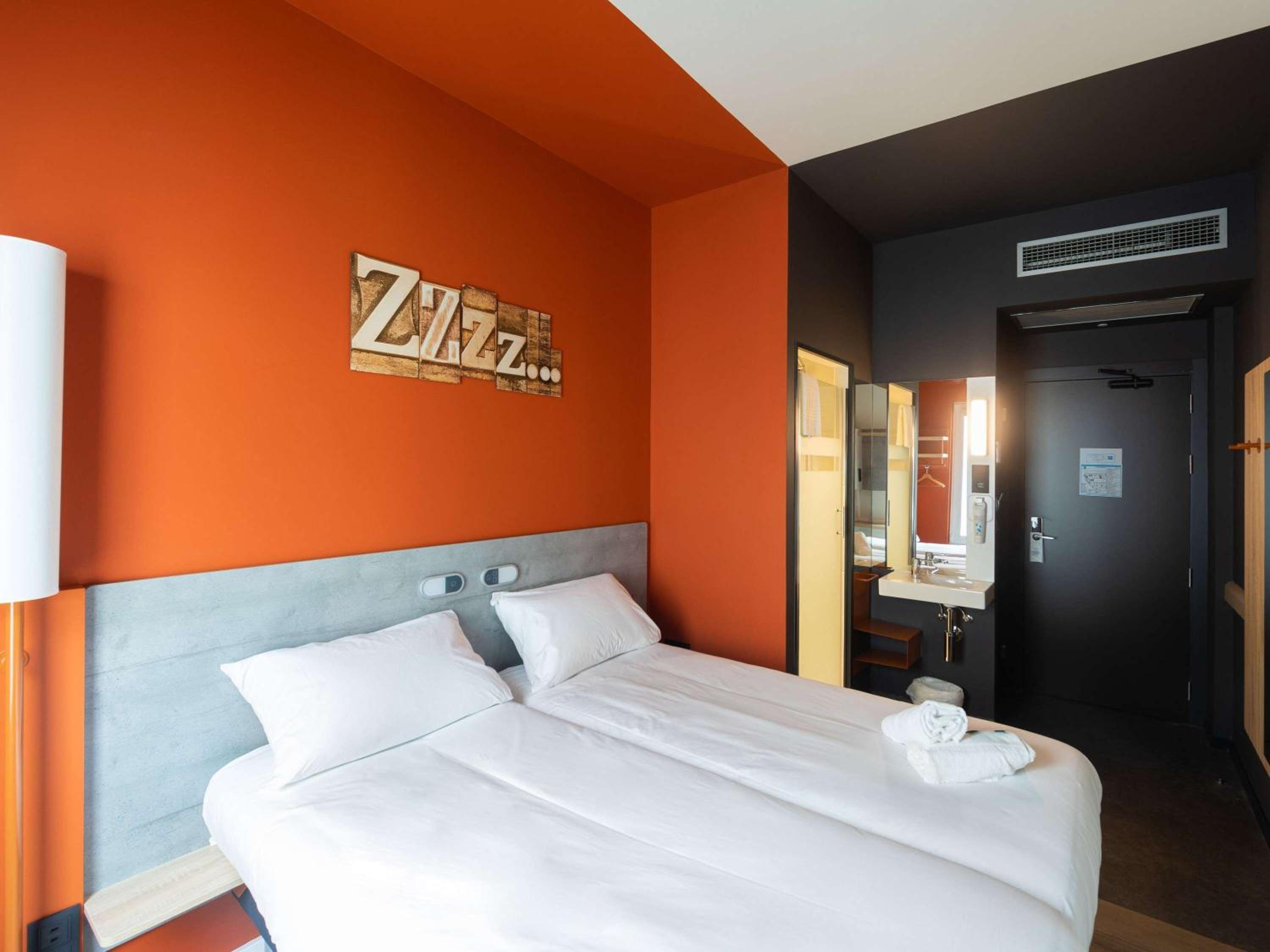 Standard Double Room - Photo 5