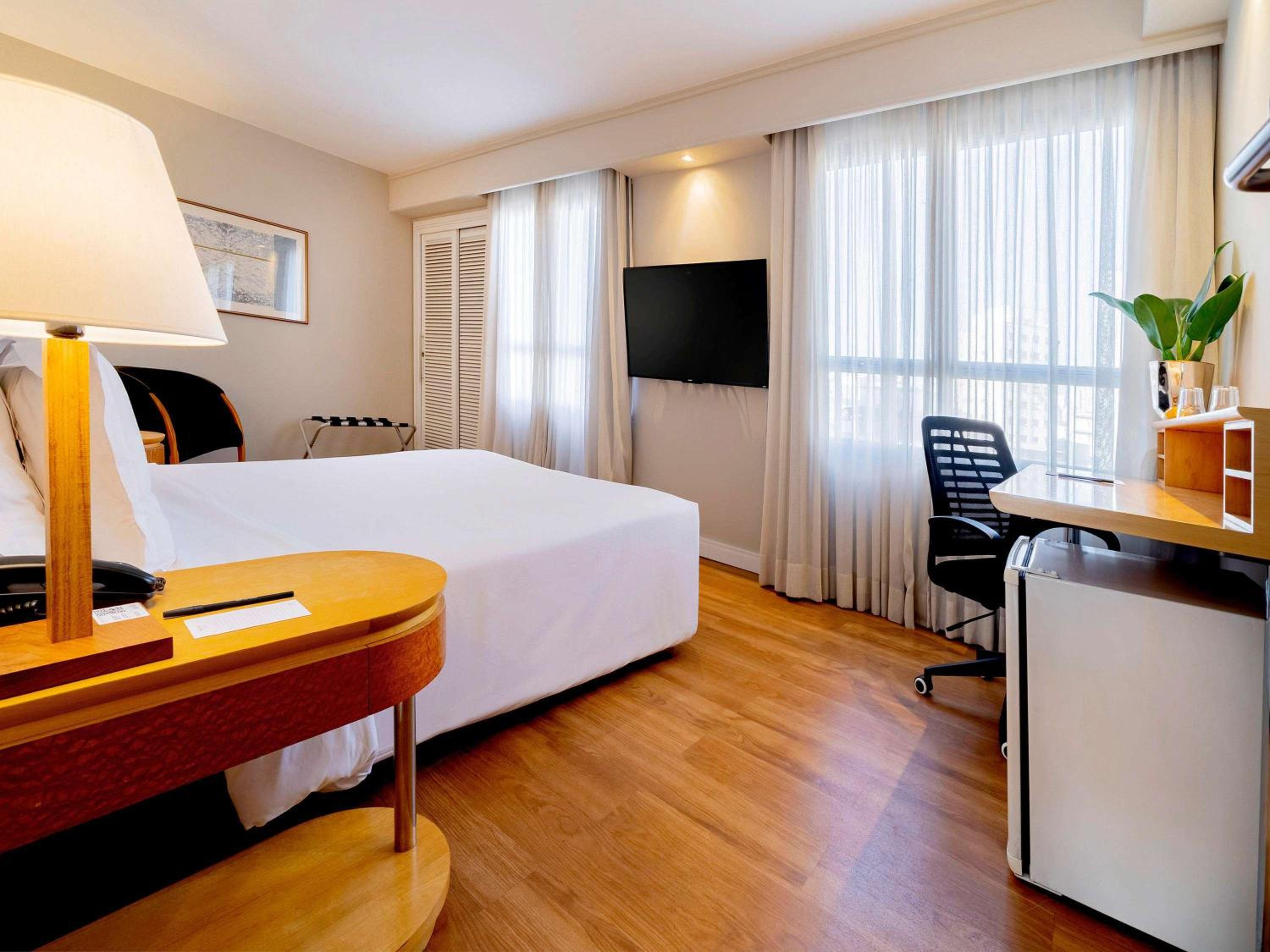 Accessible Deluxe Double Room photo 1
